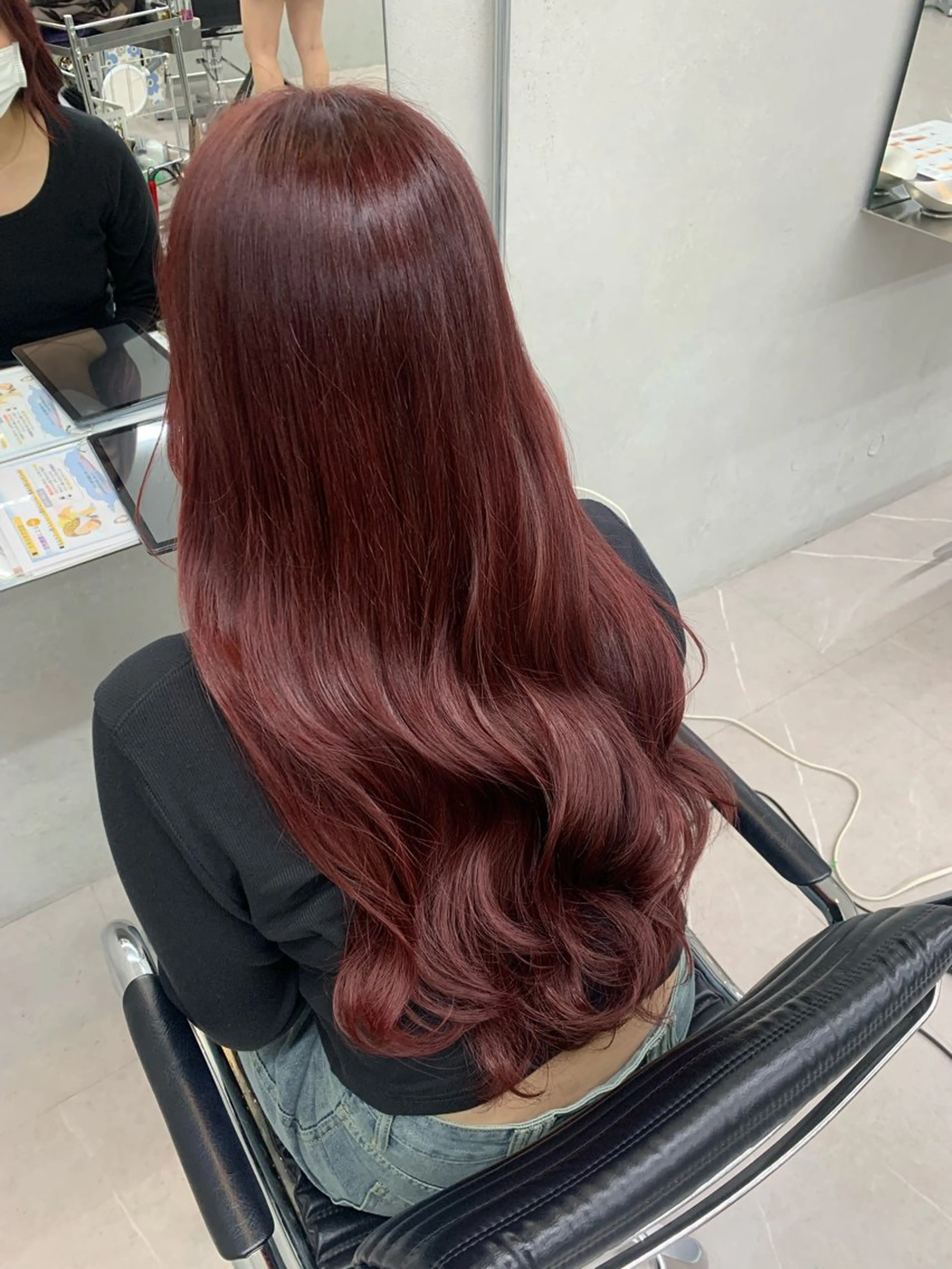 ロング カラー ブリーチ io NANAのヘアスタイル