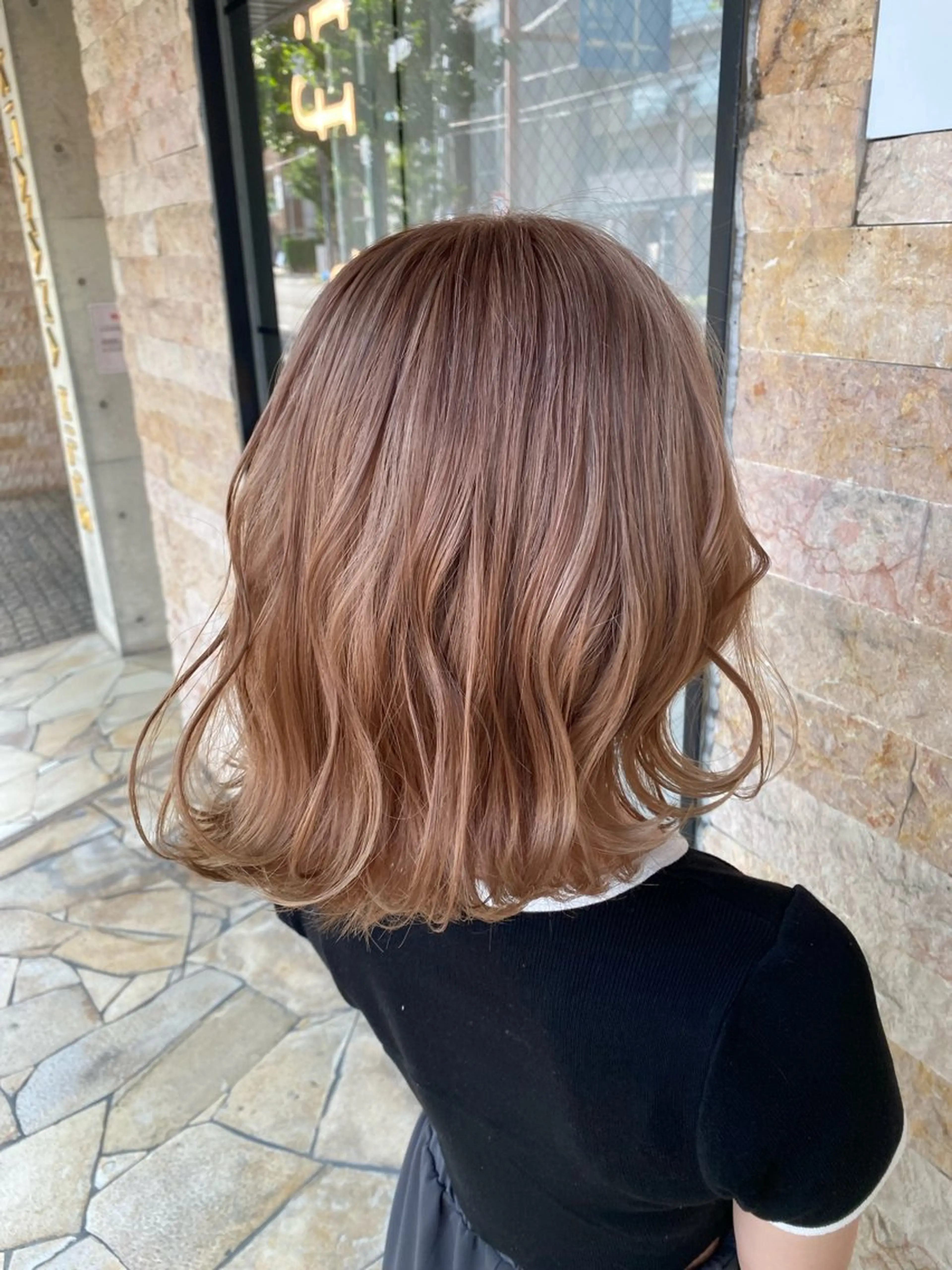 カラー ベージュカラー ブリーチ ミルクティーベージュ syuyama shinichiのヘアスタイル