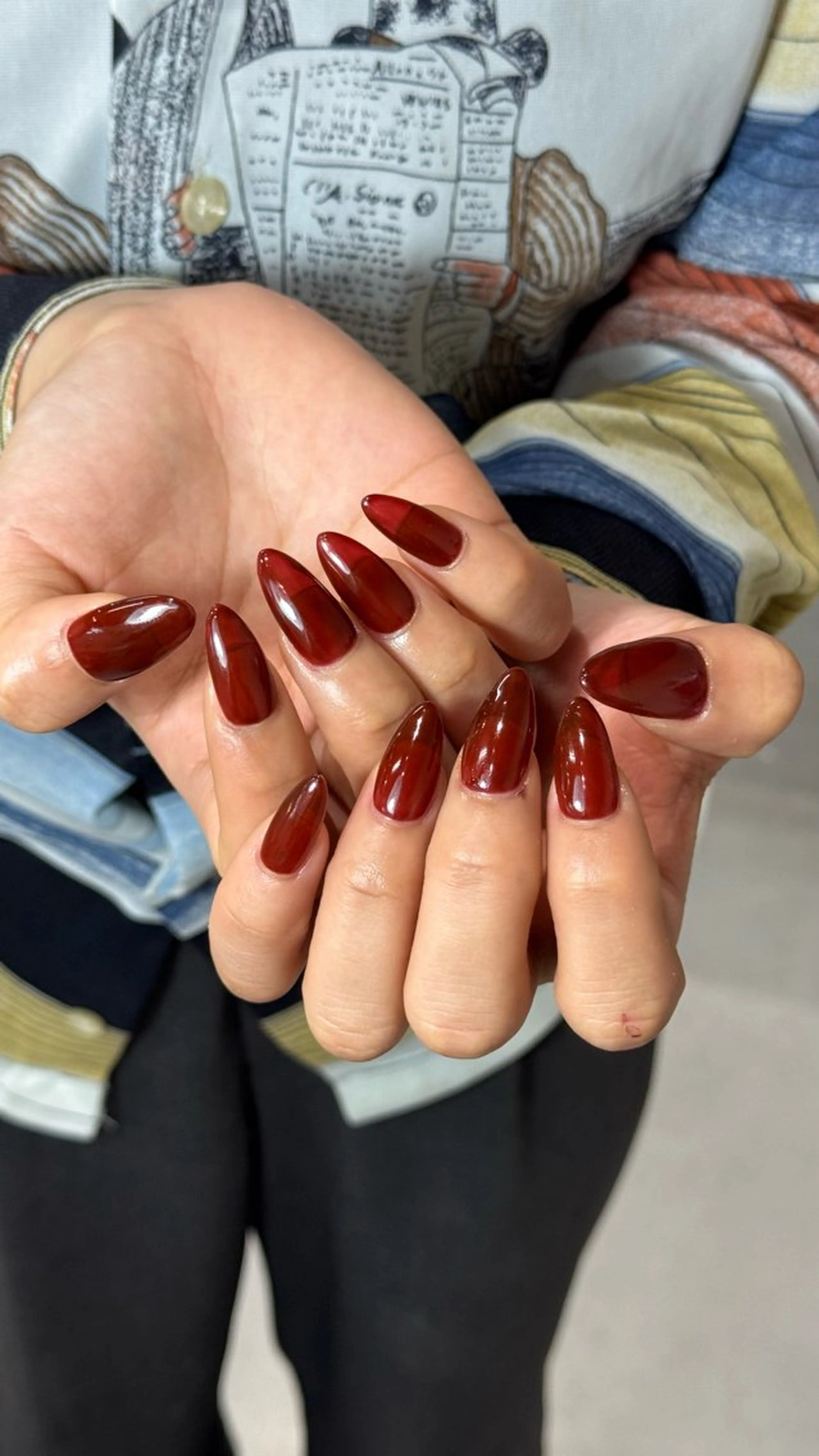 ネイル 長さ出し ワンカラーネイル 赤色 シンプルネイル ハンドネイル Momoka ネイリスト福岡/薬院のネイルデザイン