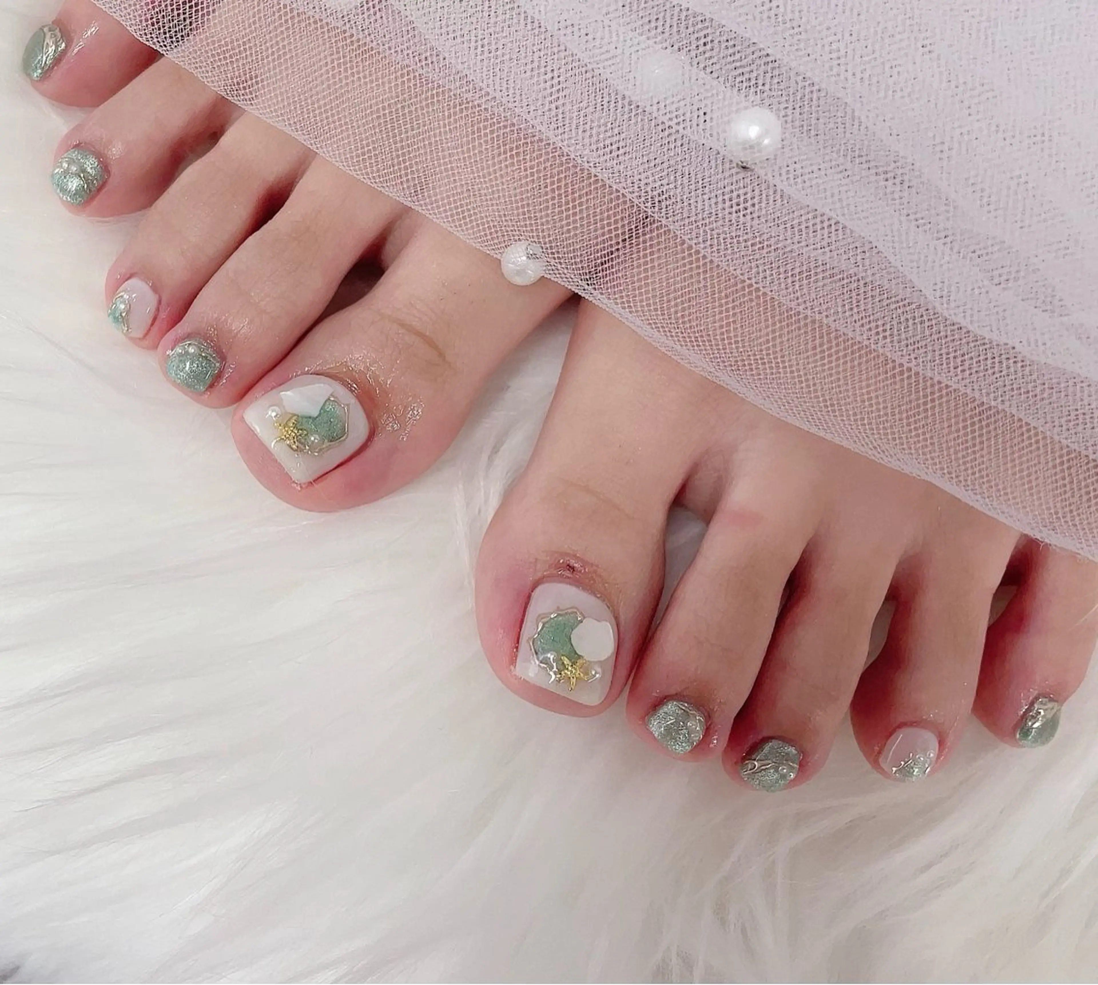 フットネイル 10本アート(ストーン付け放題)オフ込みの写真