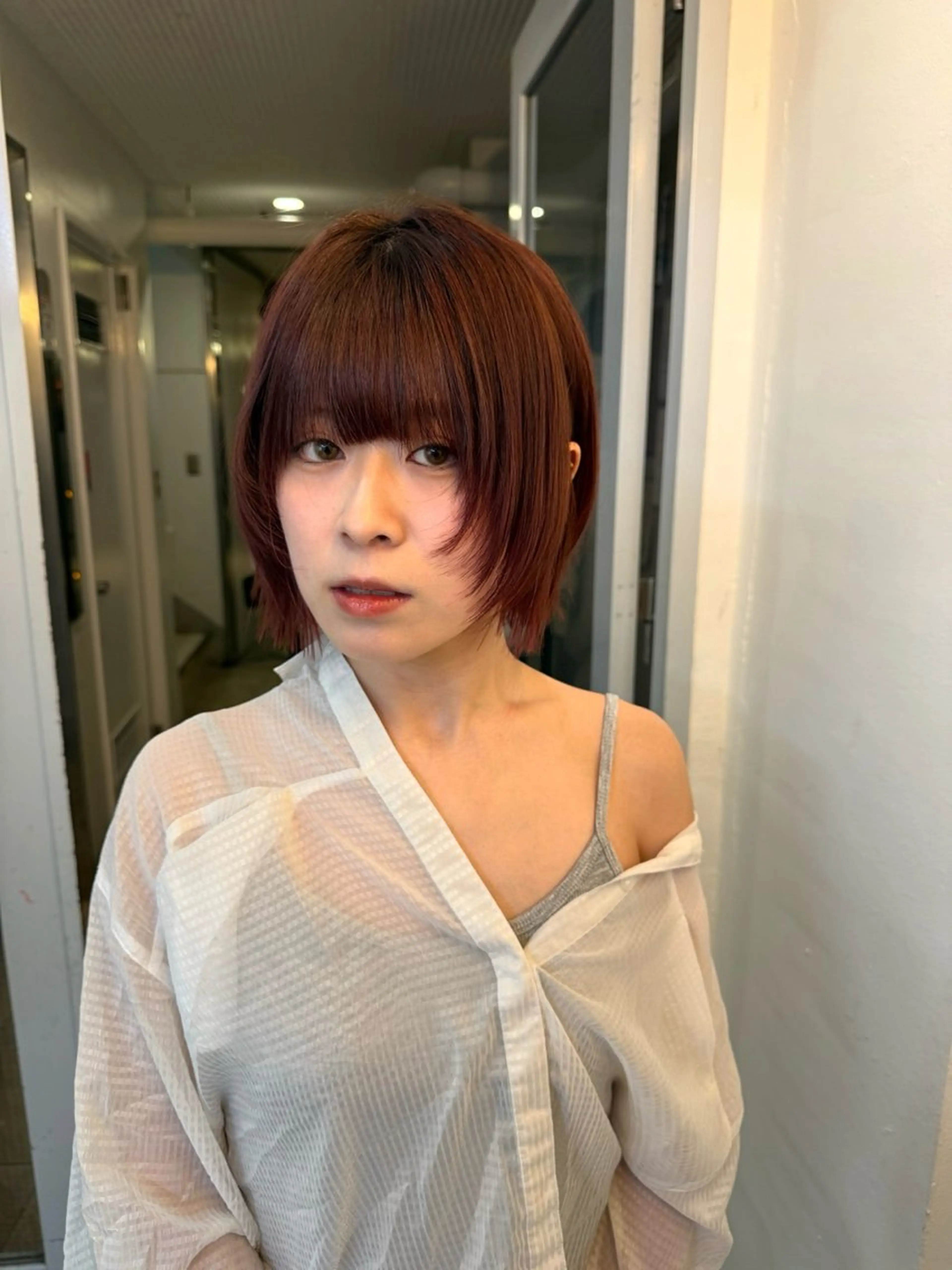 ミディアム 顔まわりレイヤー レイヤーカット 須藤 優真 切りっぱなしボブのヘアスタイル