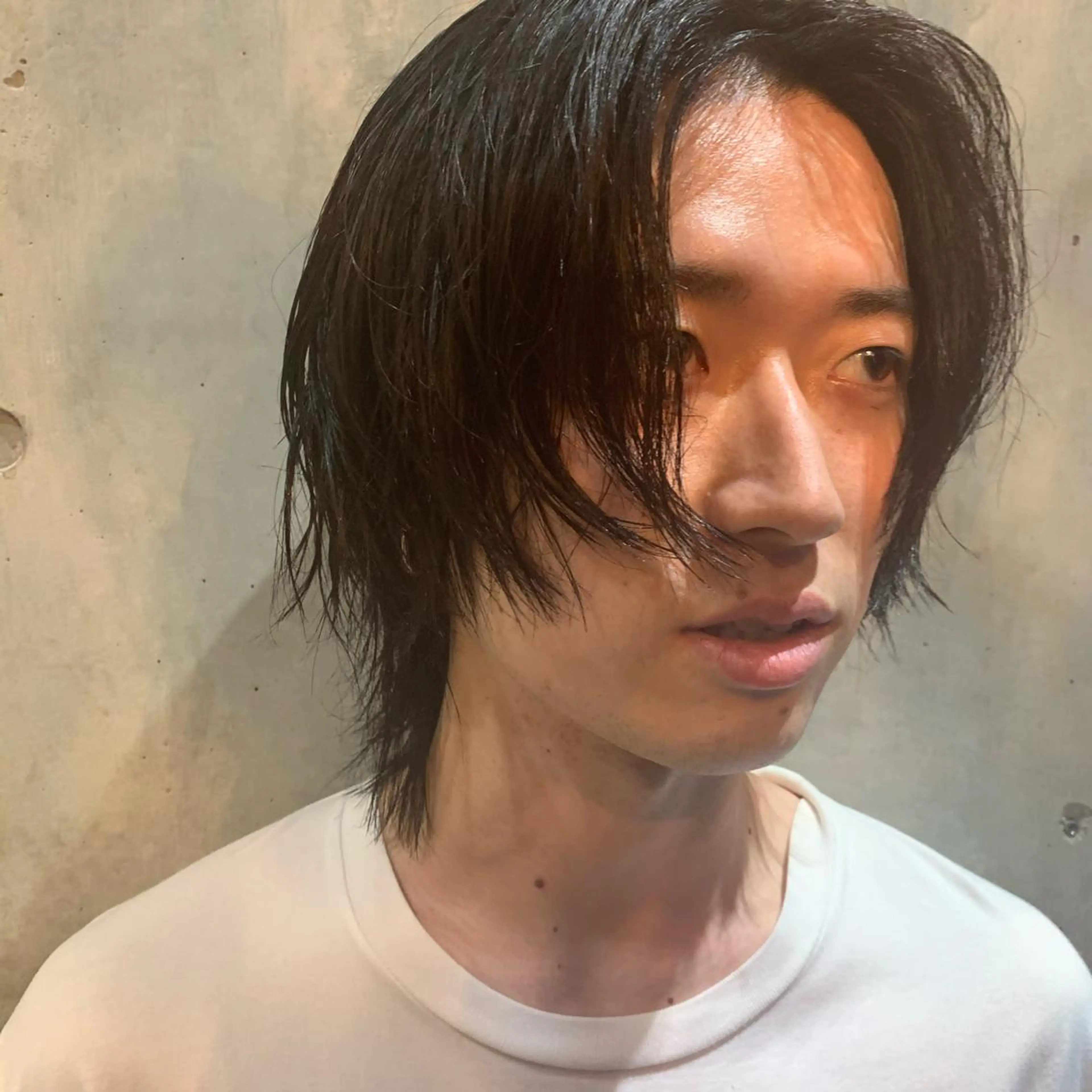 ショート メンズ メンズウルフカット ウルフカット カット FLOWERS所属・ウルフ、レイヤー 、メンズカットSHOのヘアスタイル