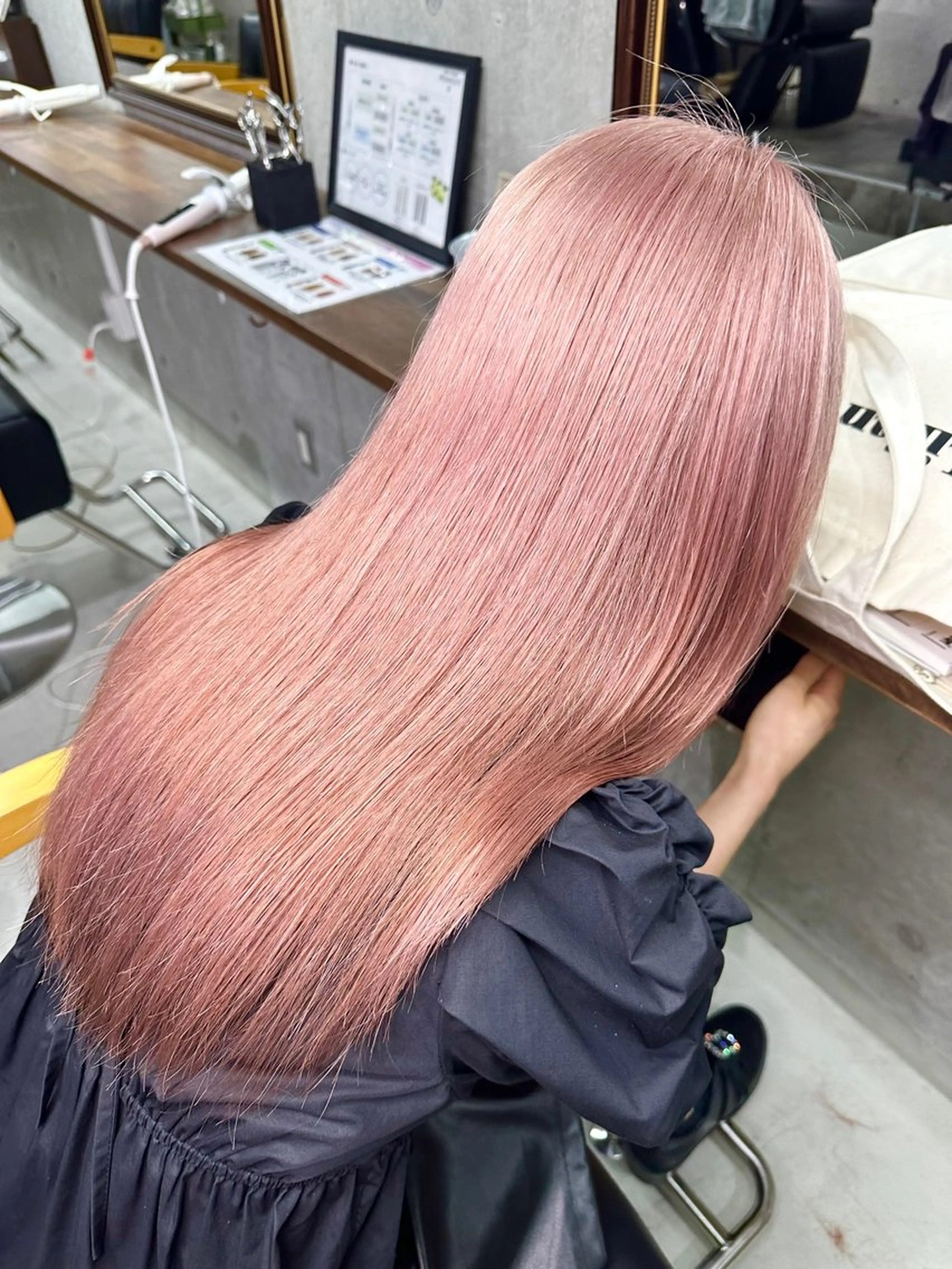 カラー ハイトーンカラー ピンクカラー 髪質改善 名古屋のピンク好き かずくん🦩のヘアスタイル