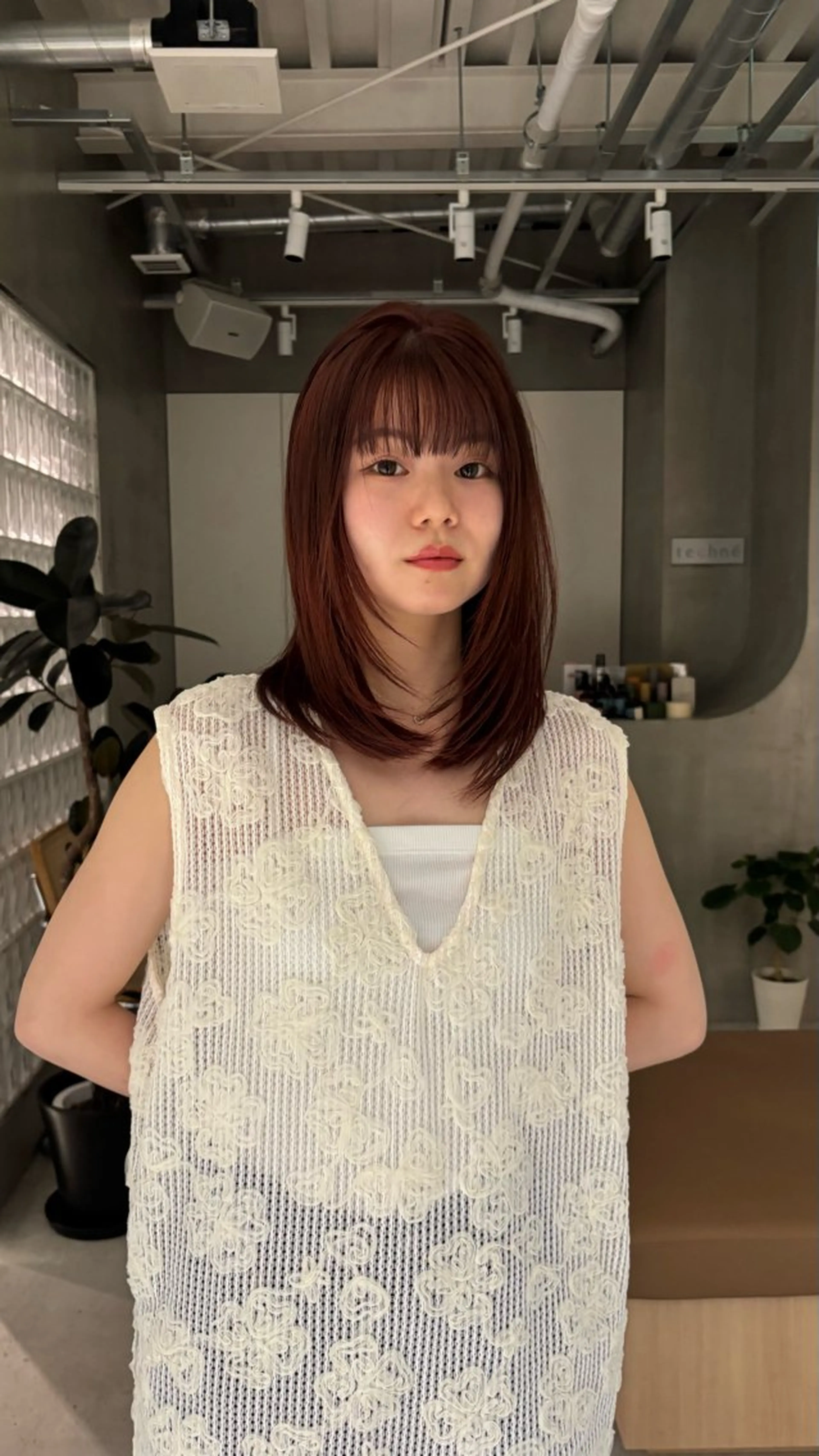 カラー 塔尾 真那のヘアスタイル