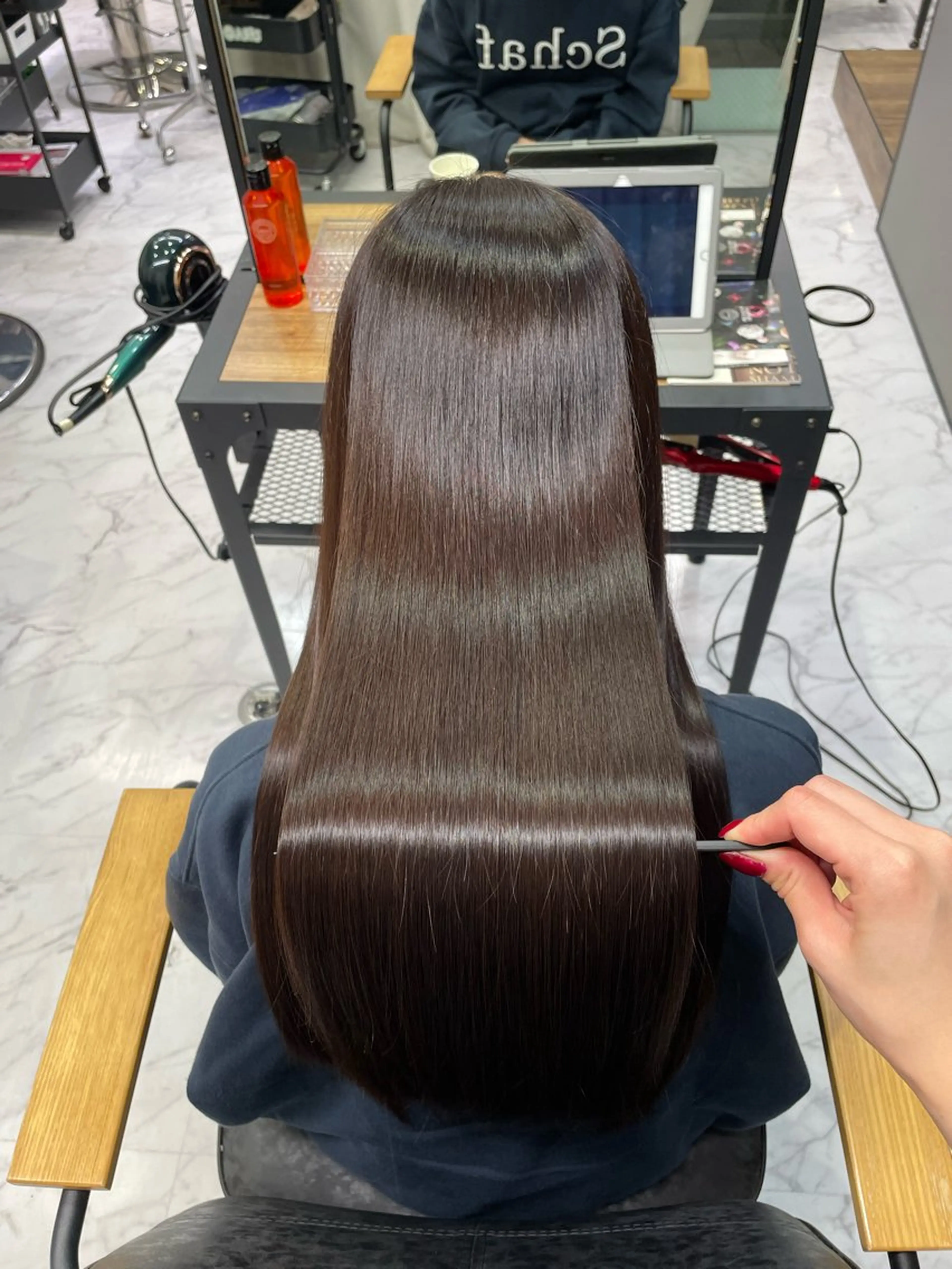 ロング カラー RAF Sakuraのヘアスタイル