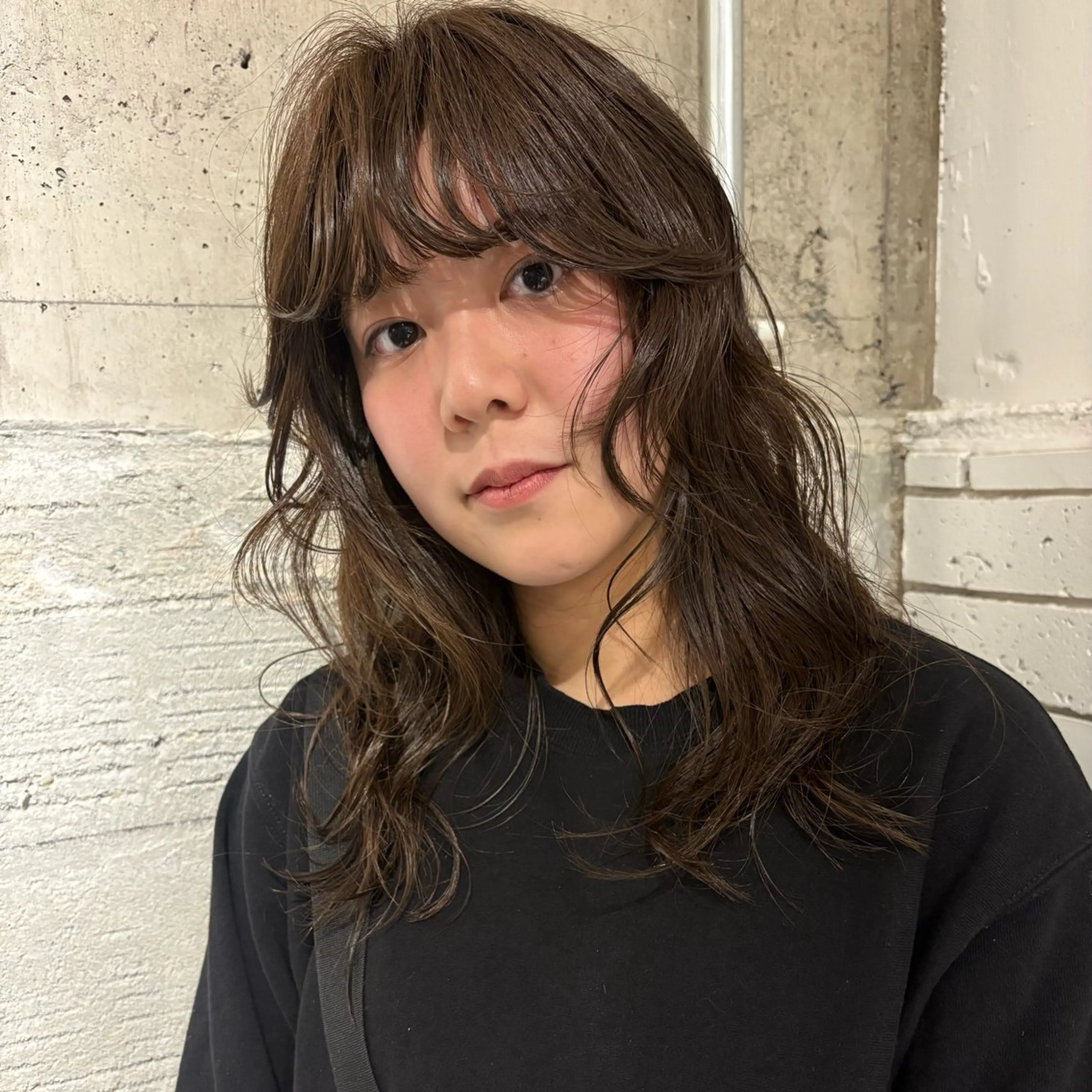 ロング パーマ ロング カット パーマ Yui⭐️ 透け感カラーのヘアスタイル