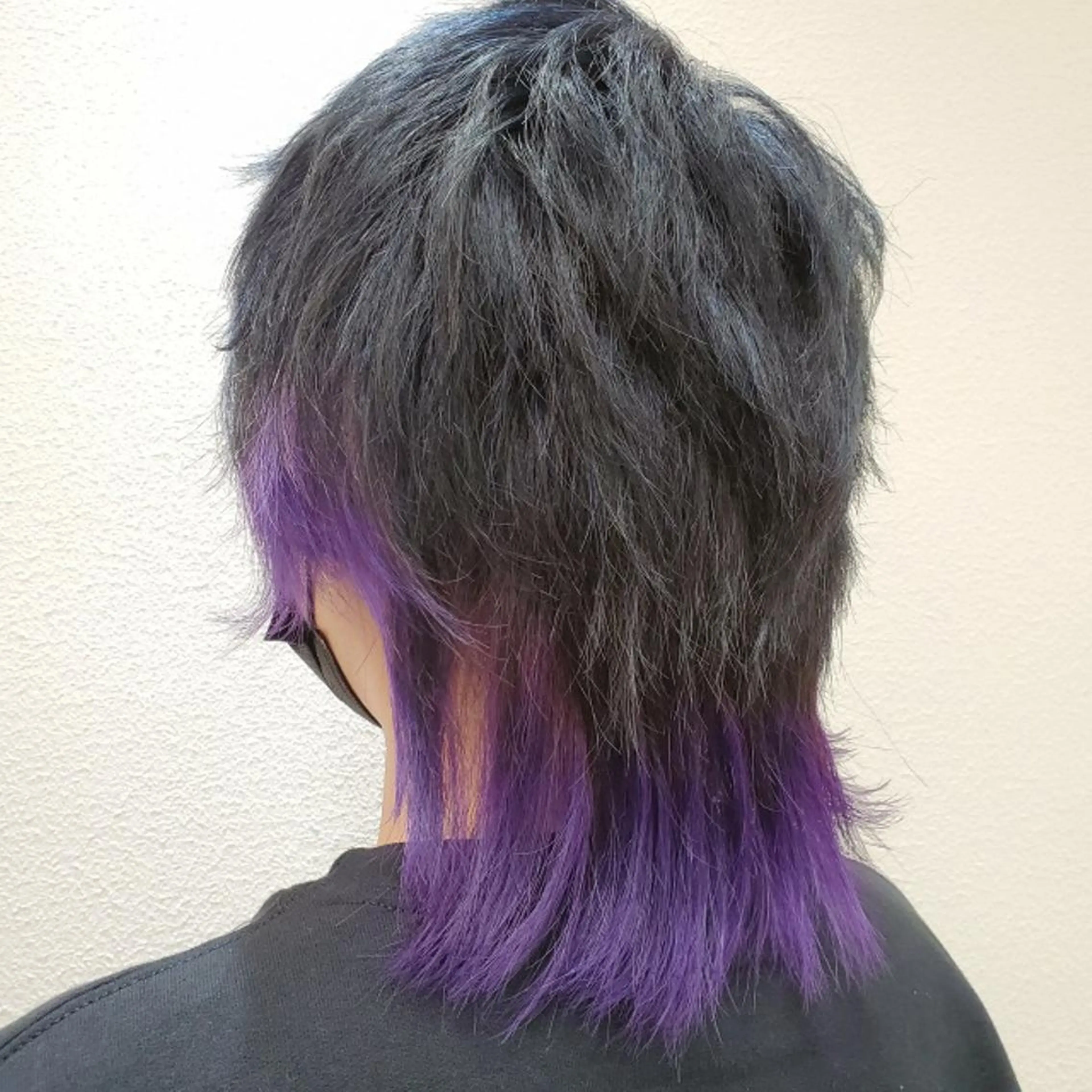 ミディアム カラー インナーカラー 推しアニメカラー🌈 ツヤ透明感カラー🦄のヘアスタイル