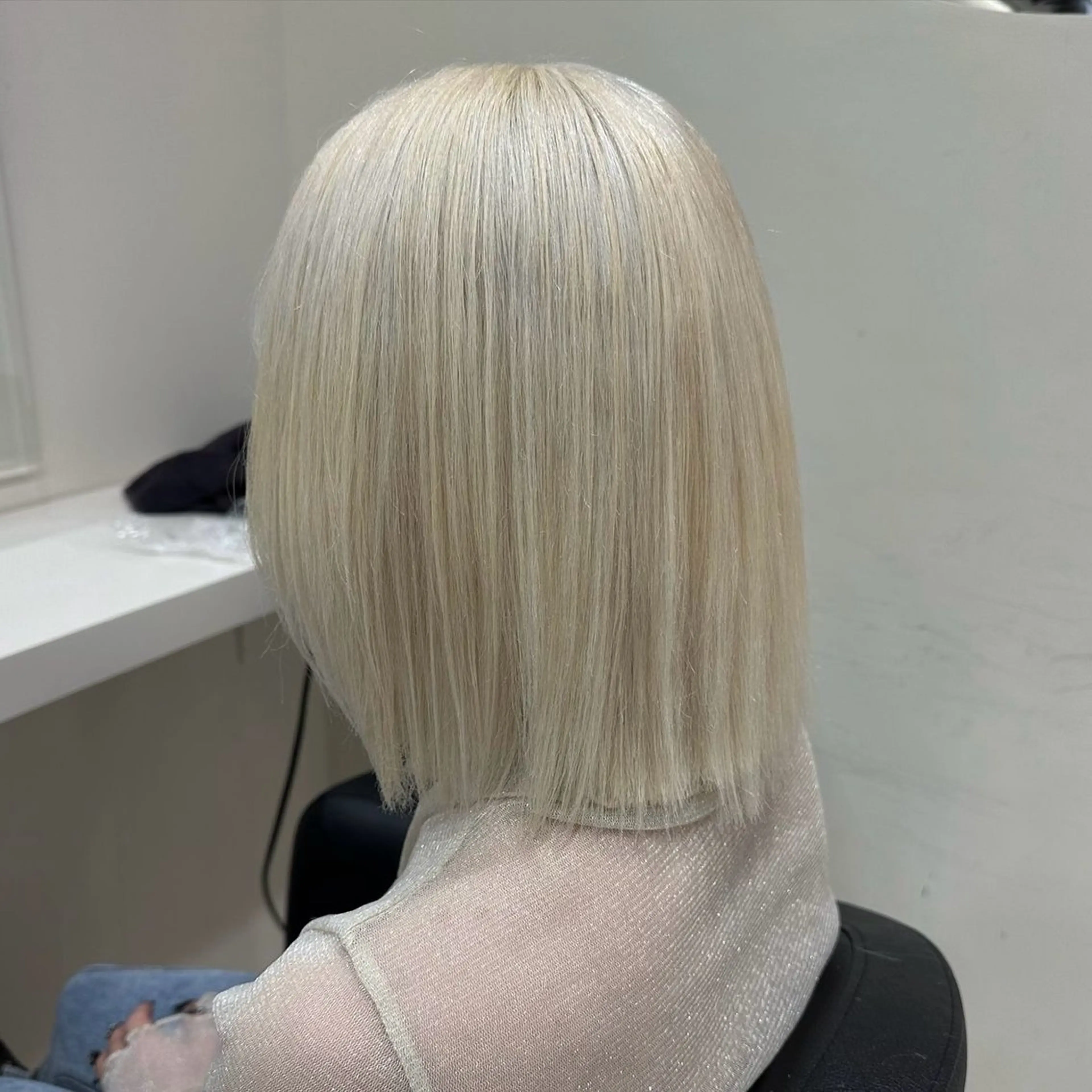 ショート ️🫧 AINE 🫧ハイトーンカラーのヘアスタイル