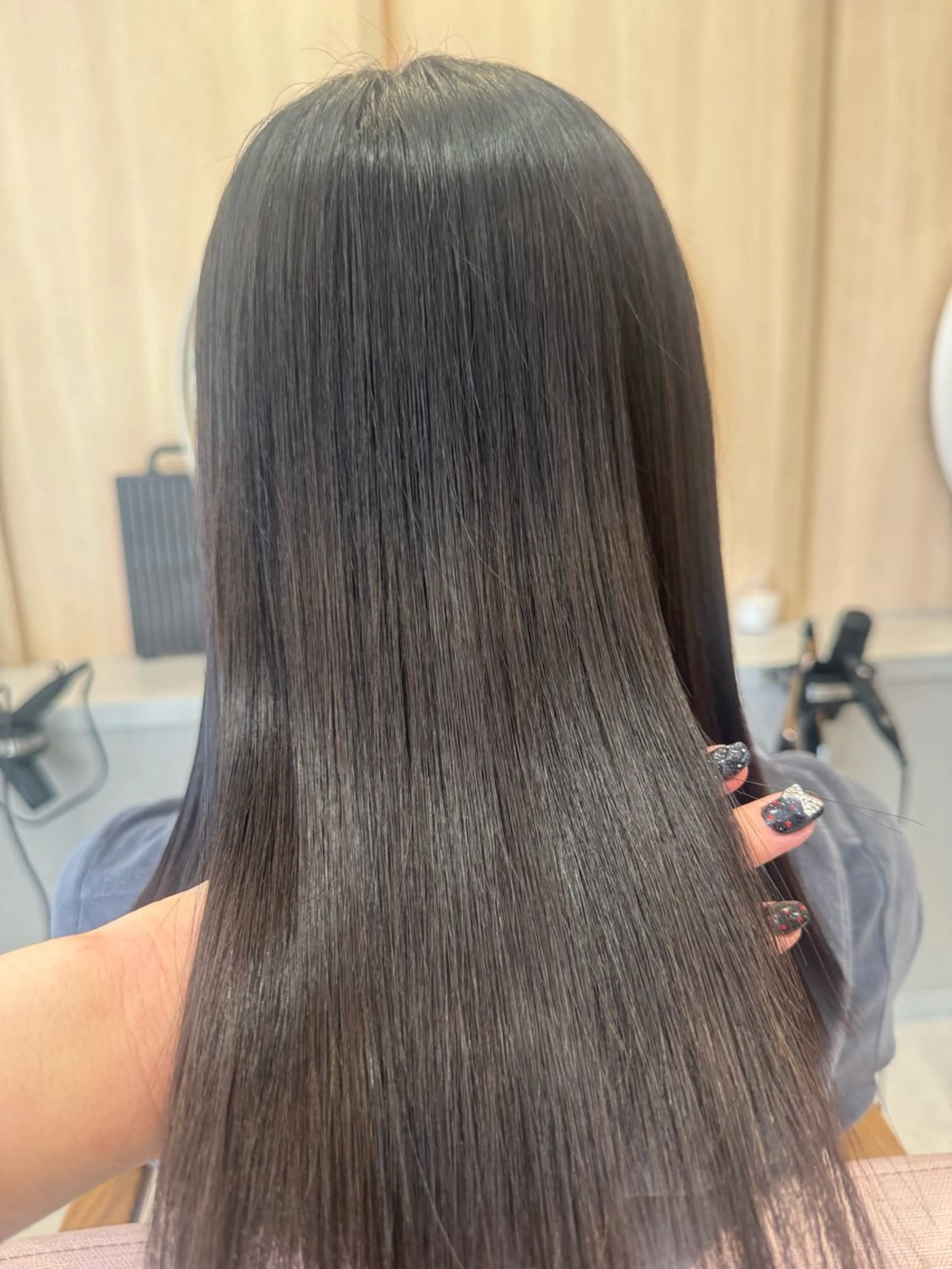 セミロング カット 縮毛矯正 𝘀𝗮𝗲 ⑅*/ 艶髪/ショートボブのヘアスタイル