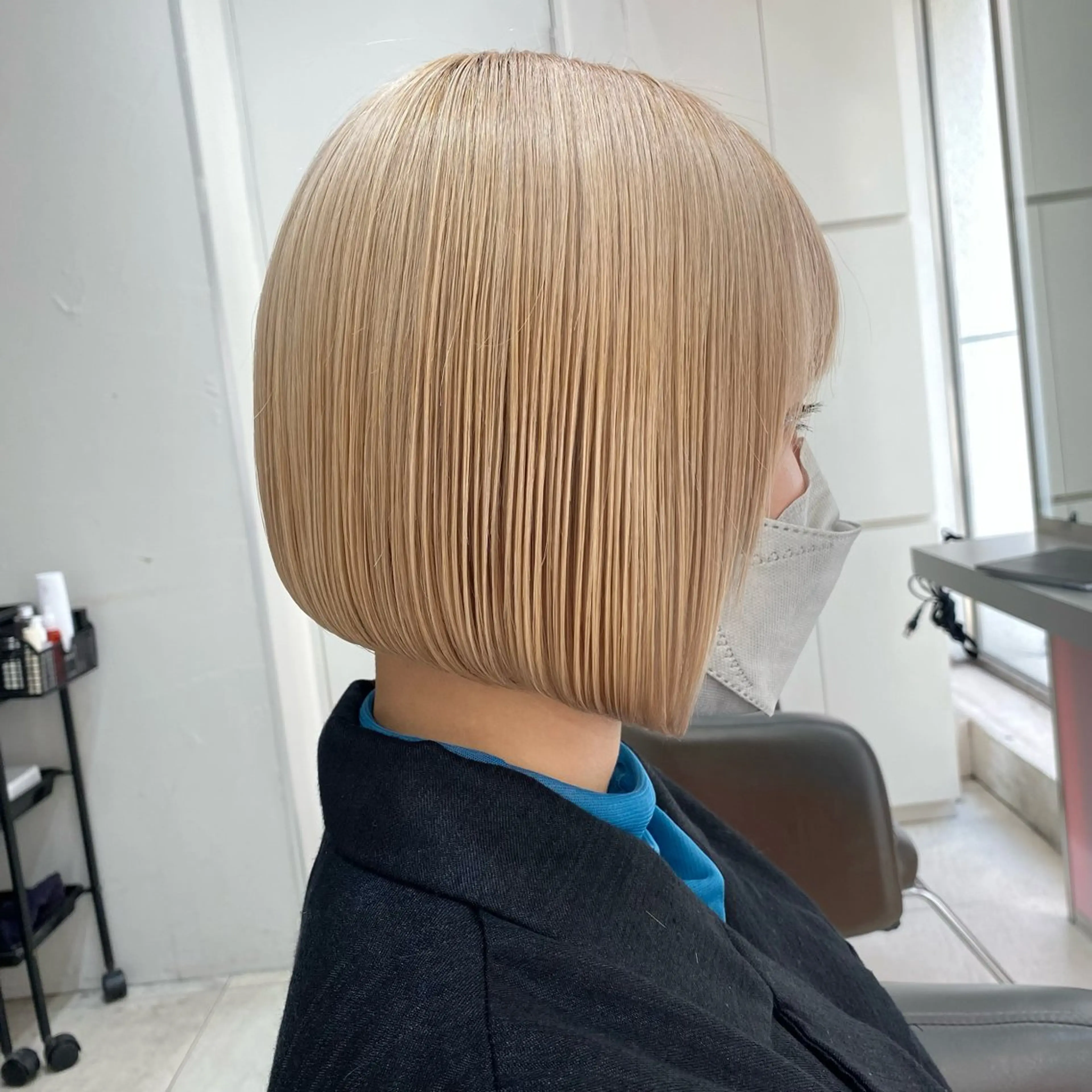 ショート カラー 前下がりボブ ショートボブ ボブ 似合わせカット ショートヘア カット ヘアカラー トリートメント ボブ×艶髪｜ 艶カラー🩶石橋怜大のヘアスタイル