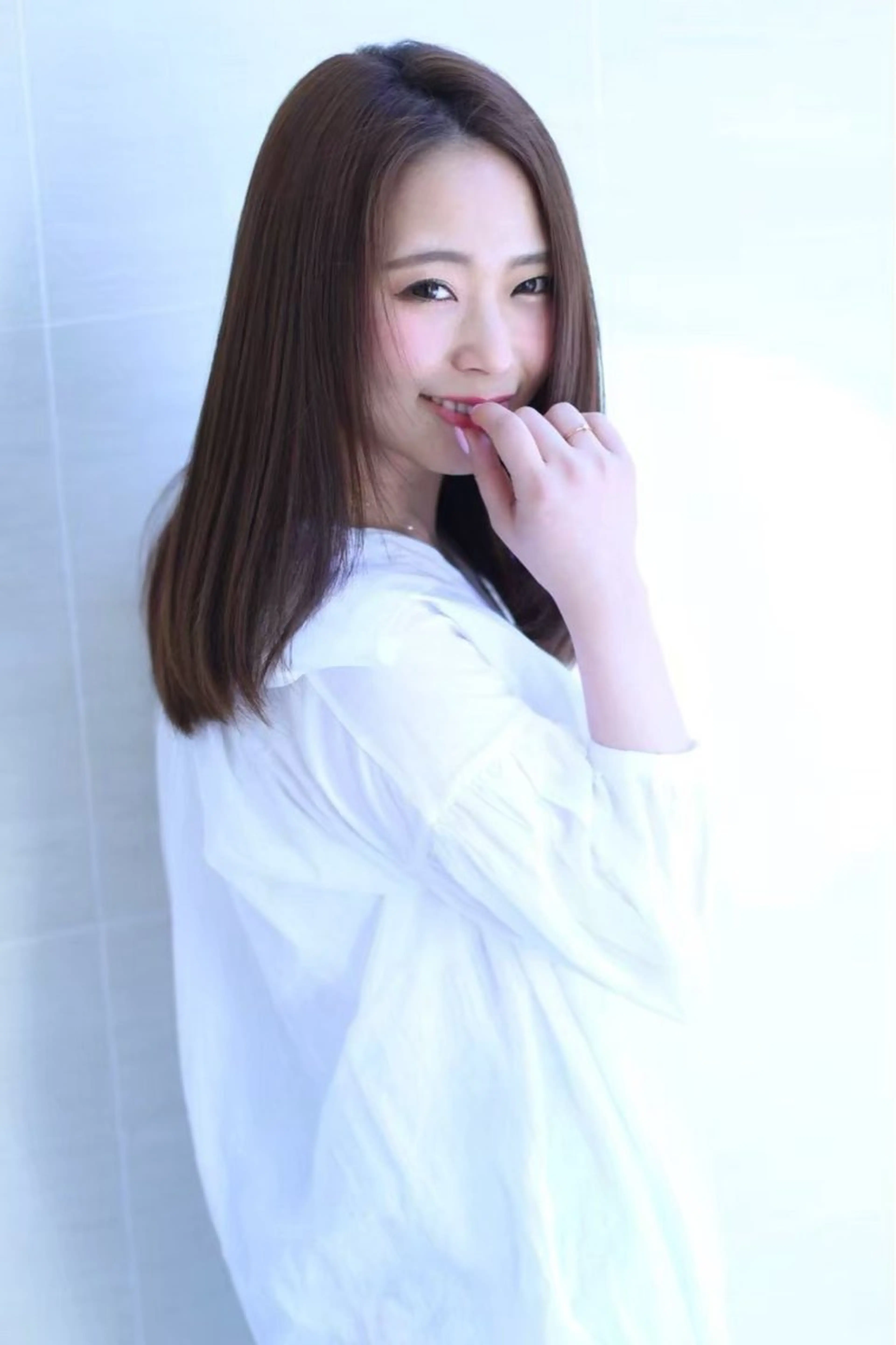 セミロング ORO西宮/ ナカエ テッタのヘアスタイル