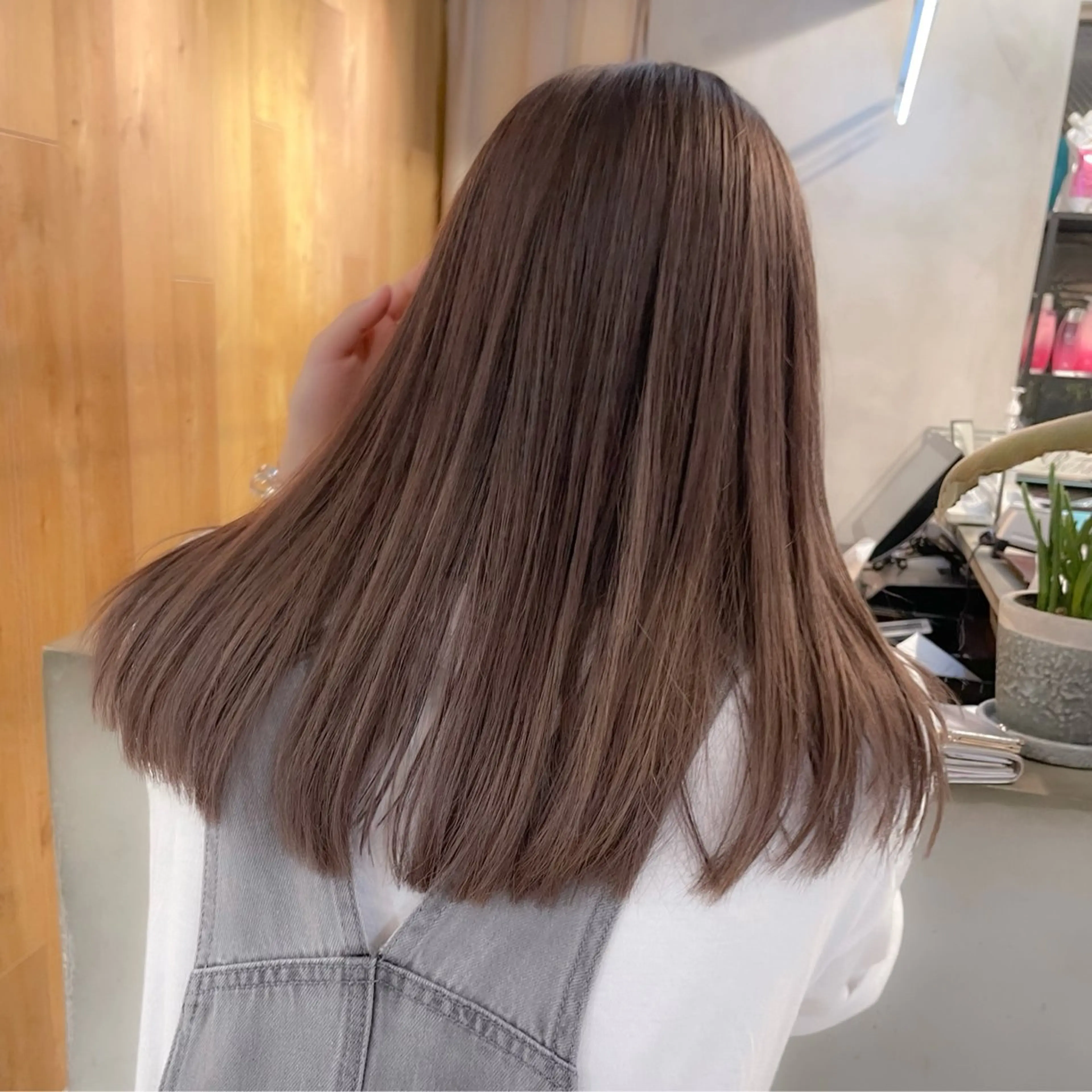 ミディアム カラー 艶カラー×似合わせ カットshihomiのヘアスタイル