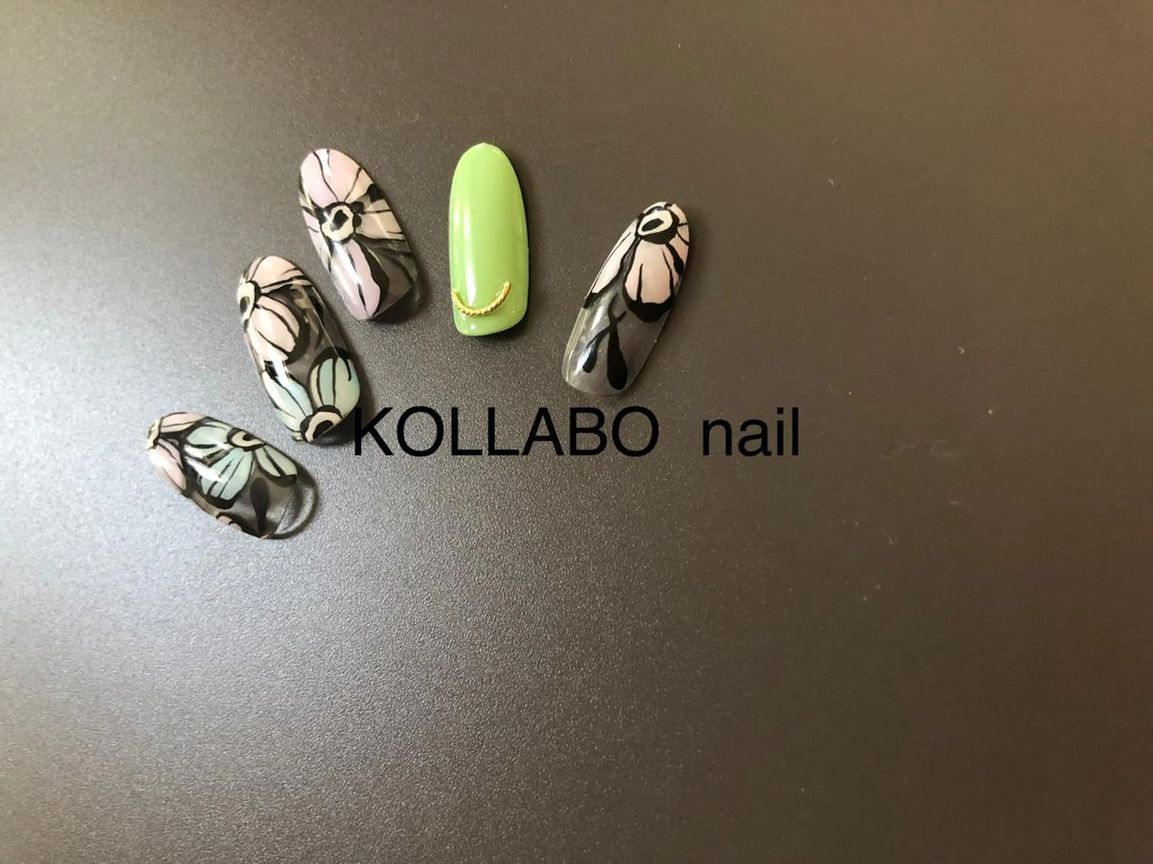 ネイル KOLLABO nailのネイルデザイン