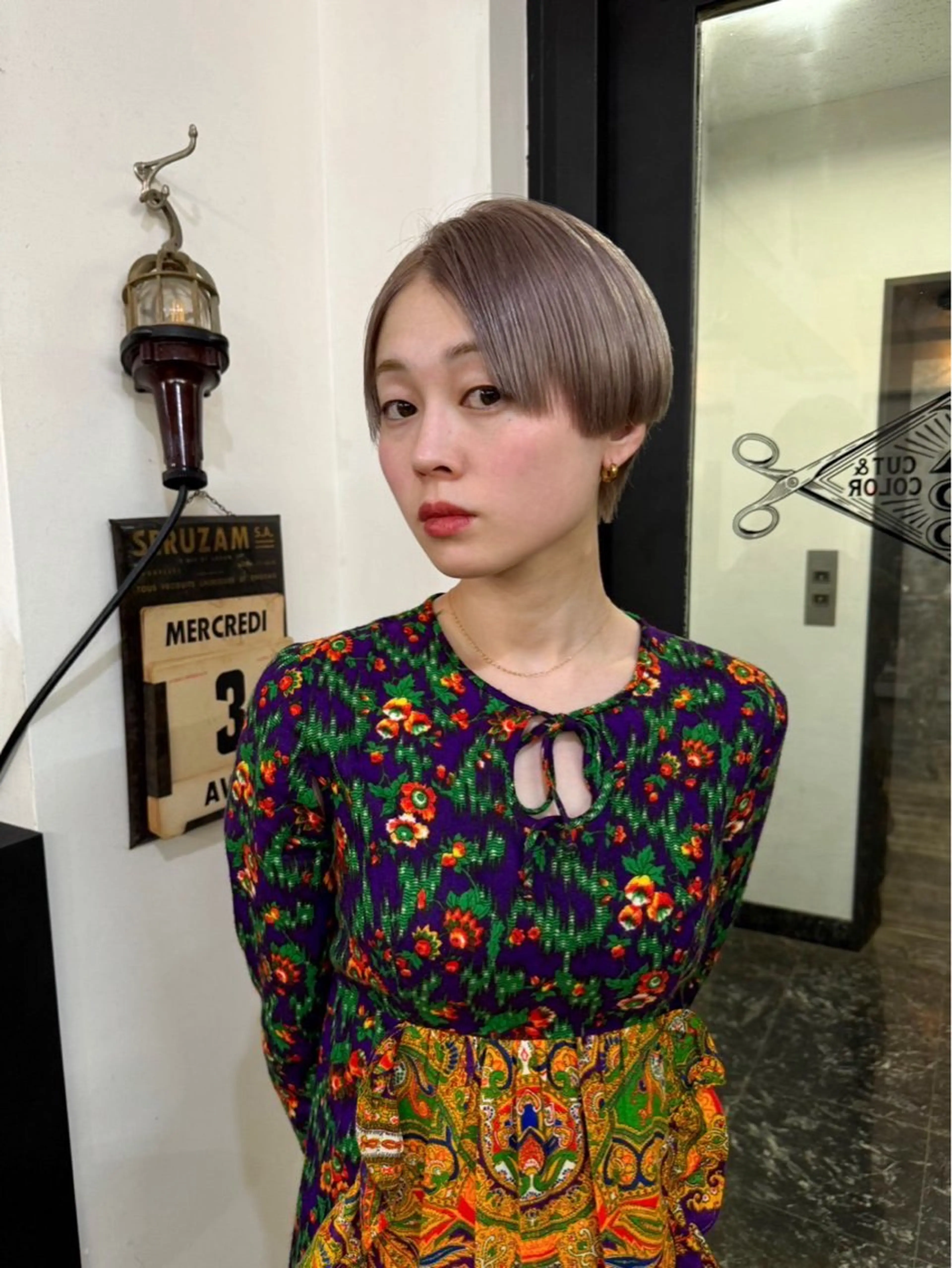 ショート カラー ベージュカラー グレージュ ヘアカラー ブリーチカラーモデル 募集中/ リョウスケのヘアスタイル