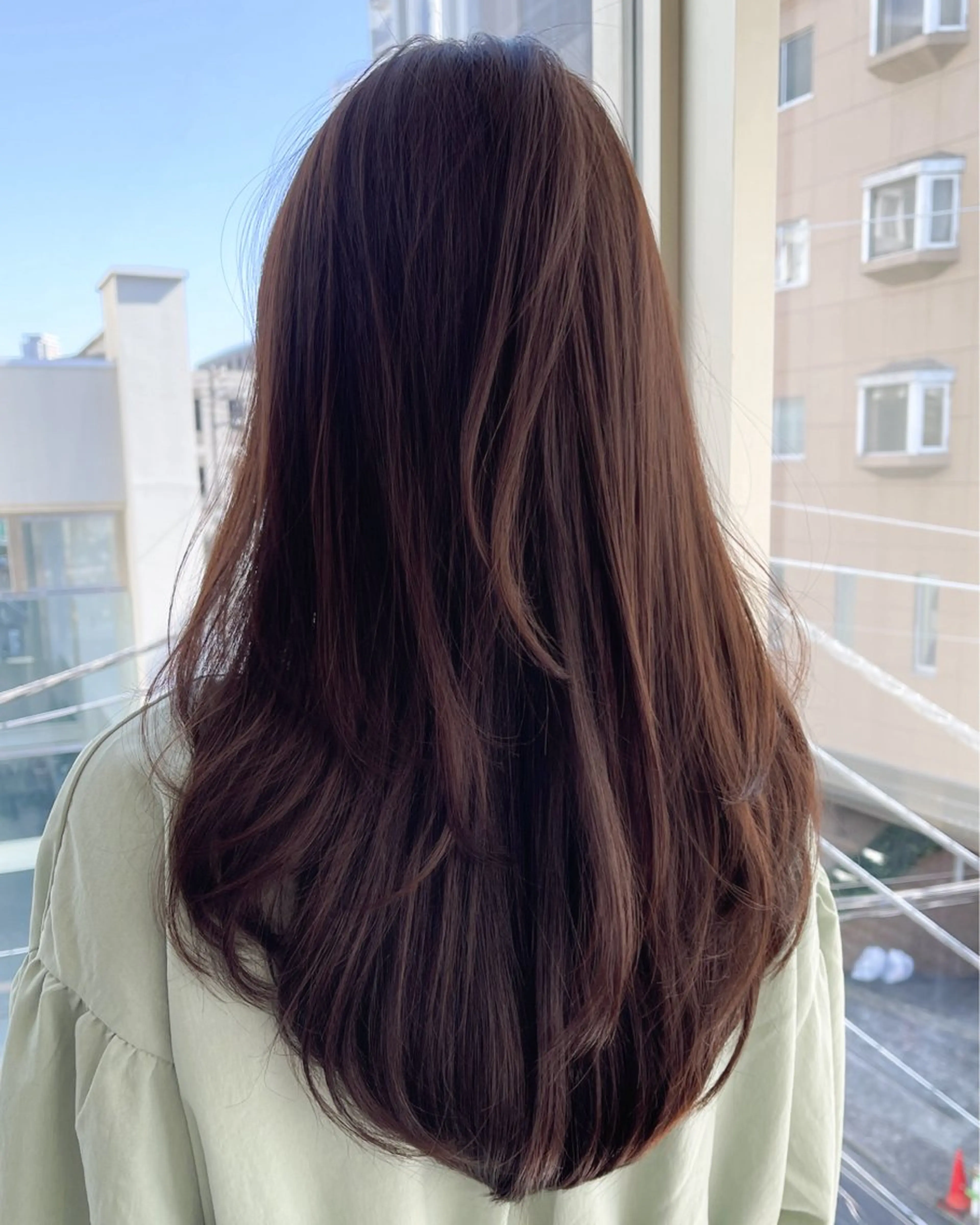 ロング カラー アッシュ ベージュカラー レイヤーカット ロング 宮本 聖希のヘアスタイル