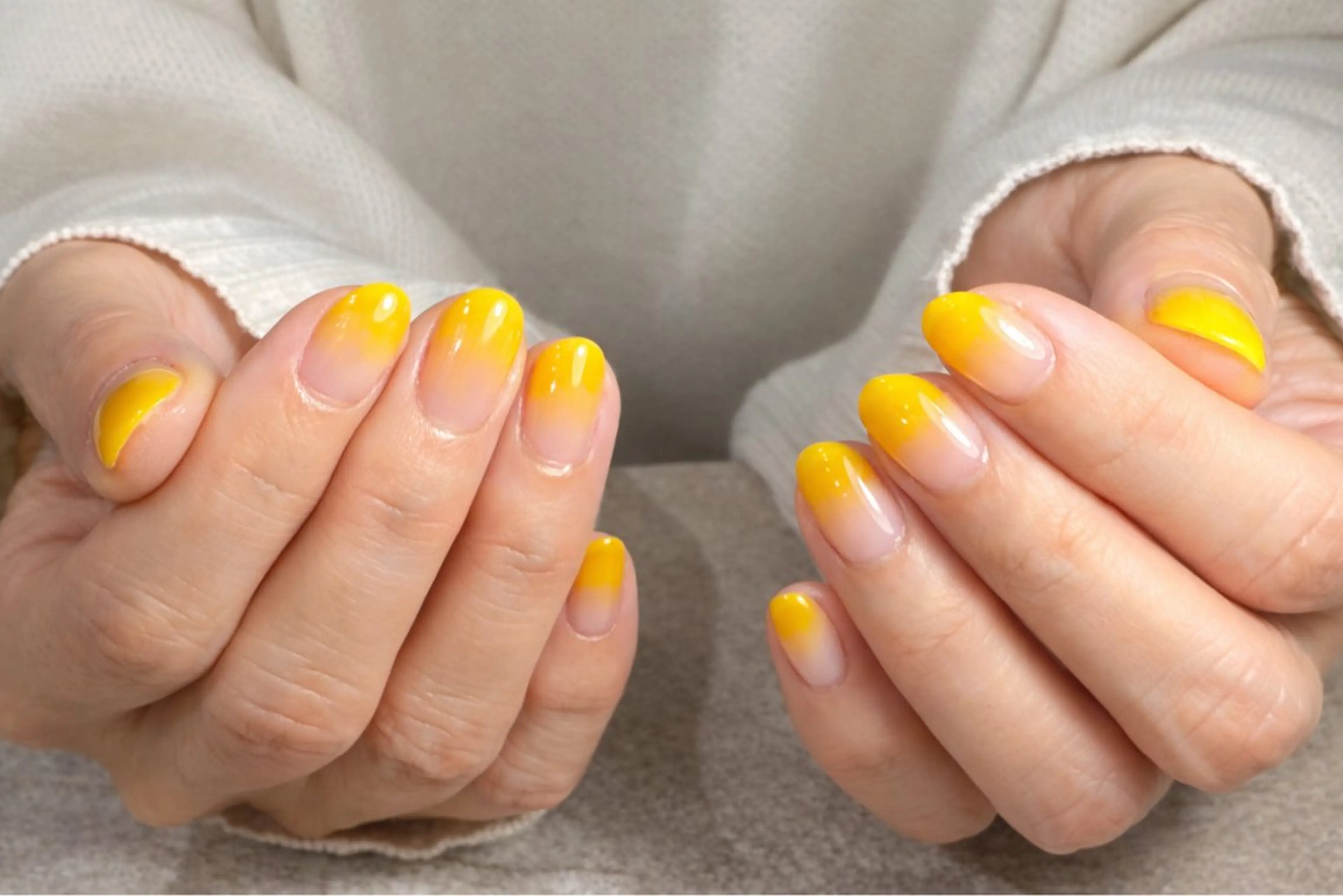 ネイル グラデーション 黄色 Ruru akari 大阪天王寺のネイルデザイン