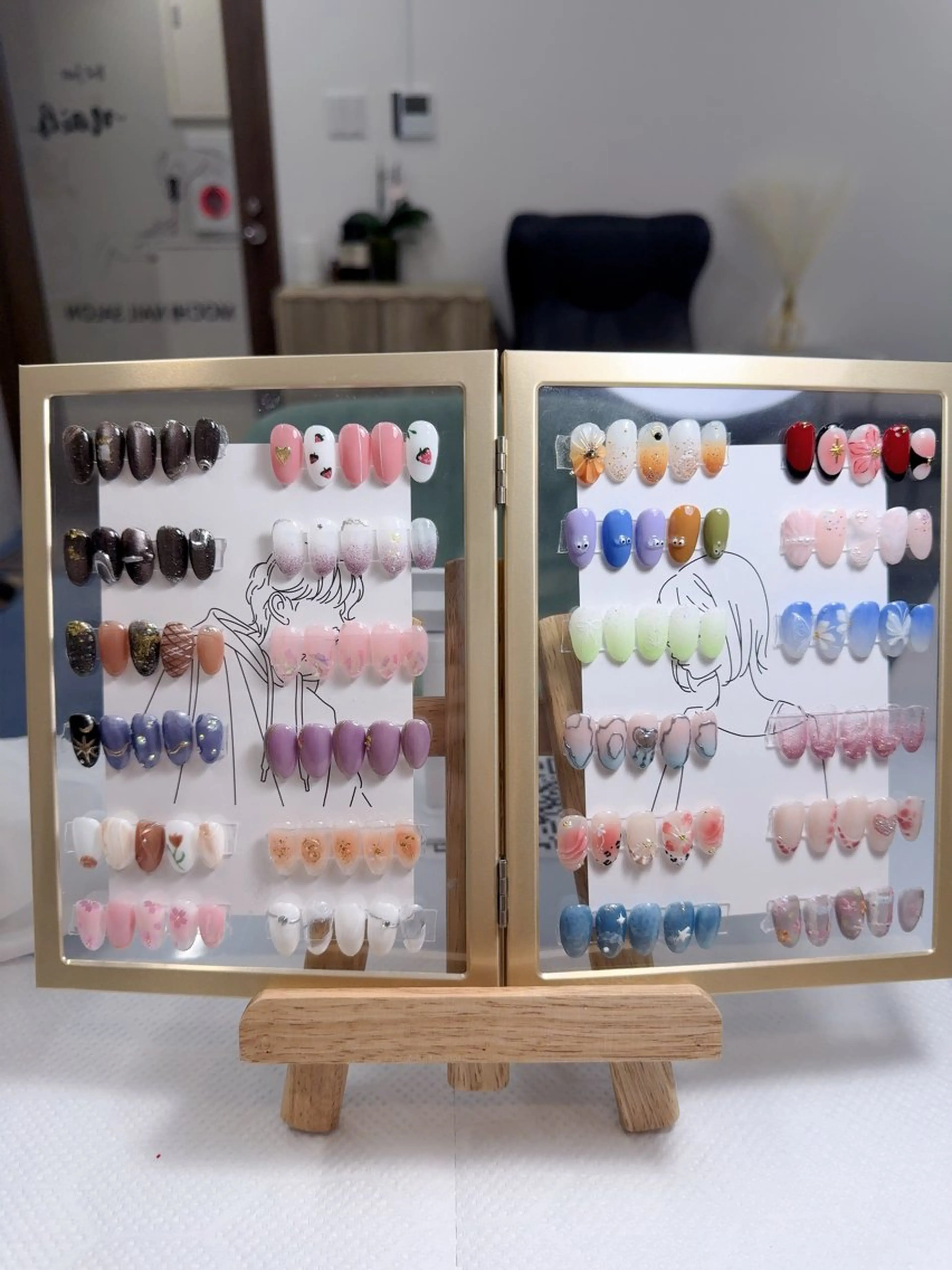 ネイル ハンドネイル トウイ チャンのネイルデザイン