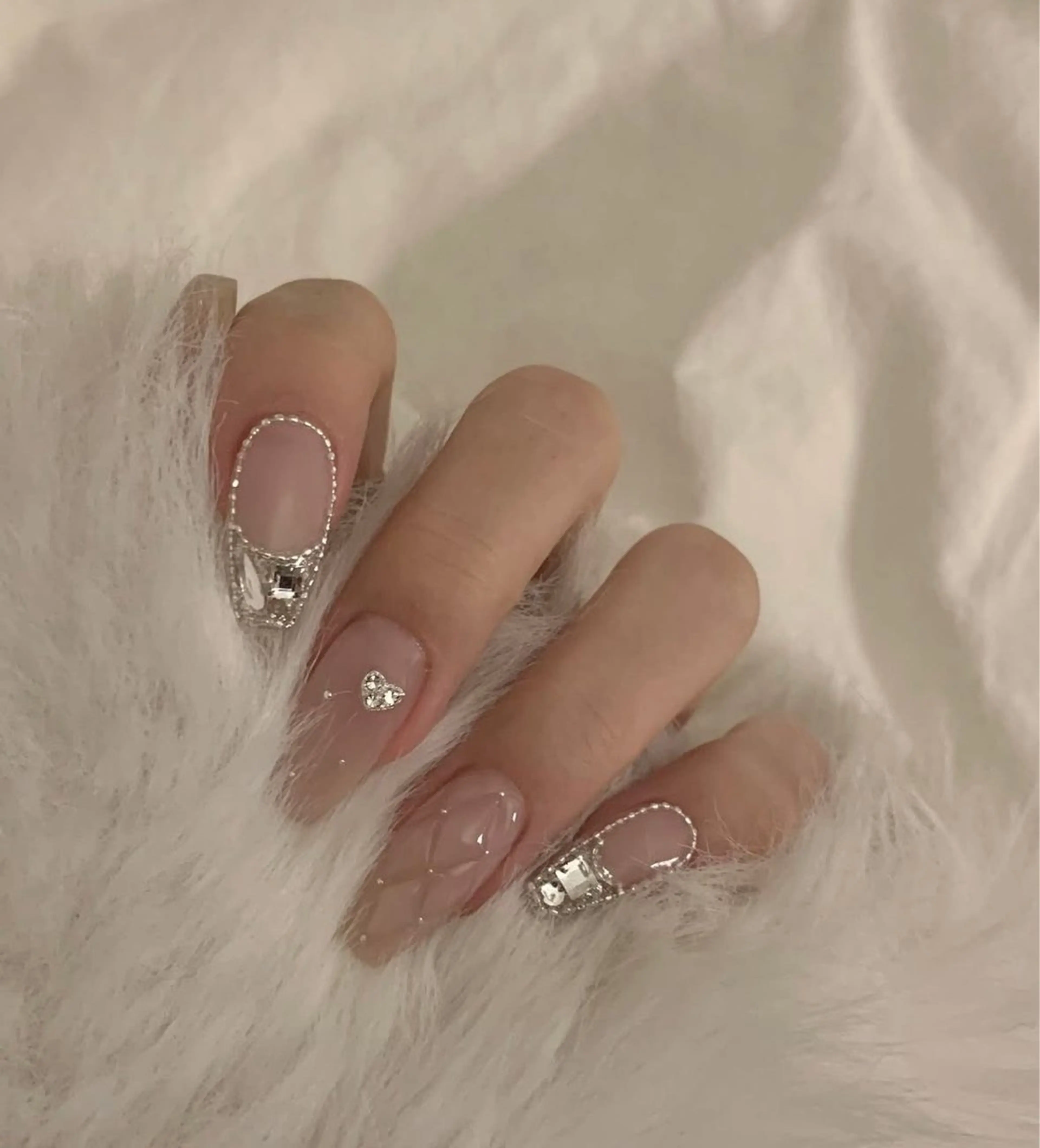 カラー グラデーションカラー ピンクカラー ハンドネイル AIN Nailのネイルデザイン