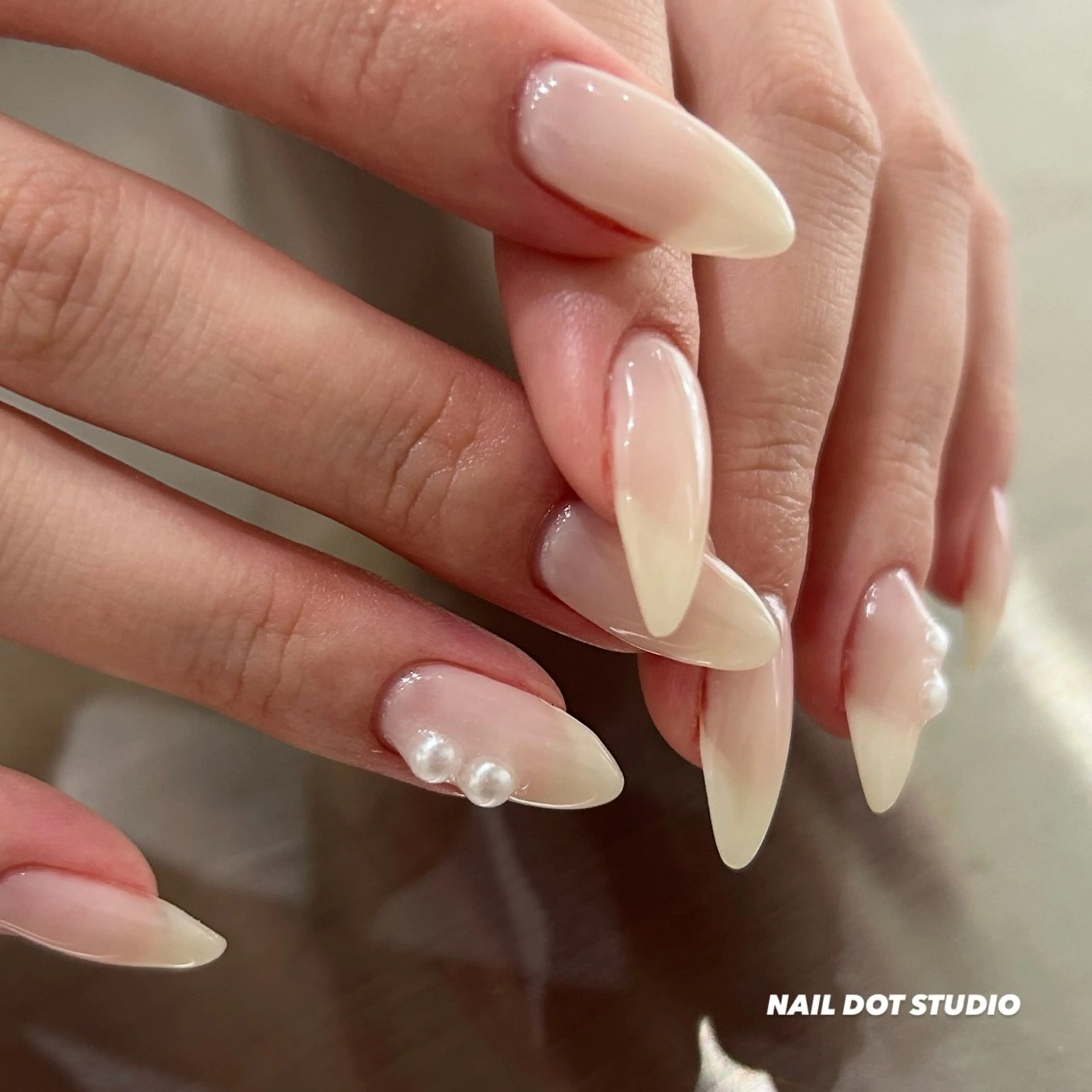 ネイル ハンドネイル NAIL DOT STUDIO aiのネイルデザイン