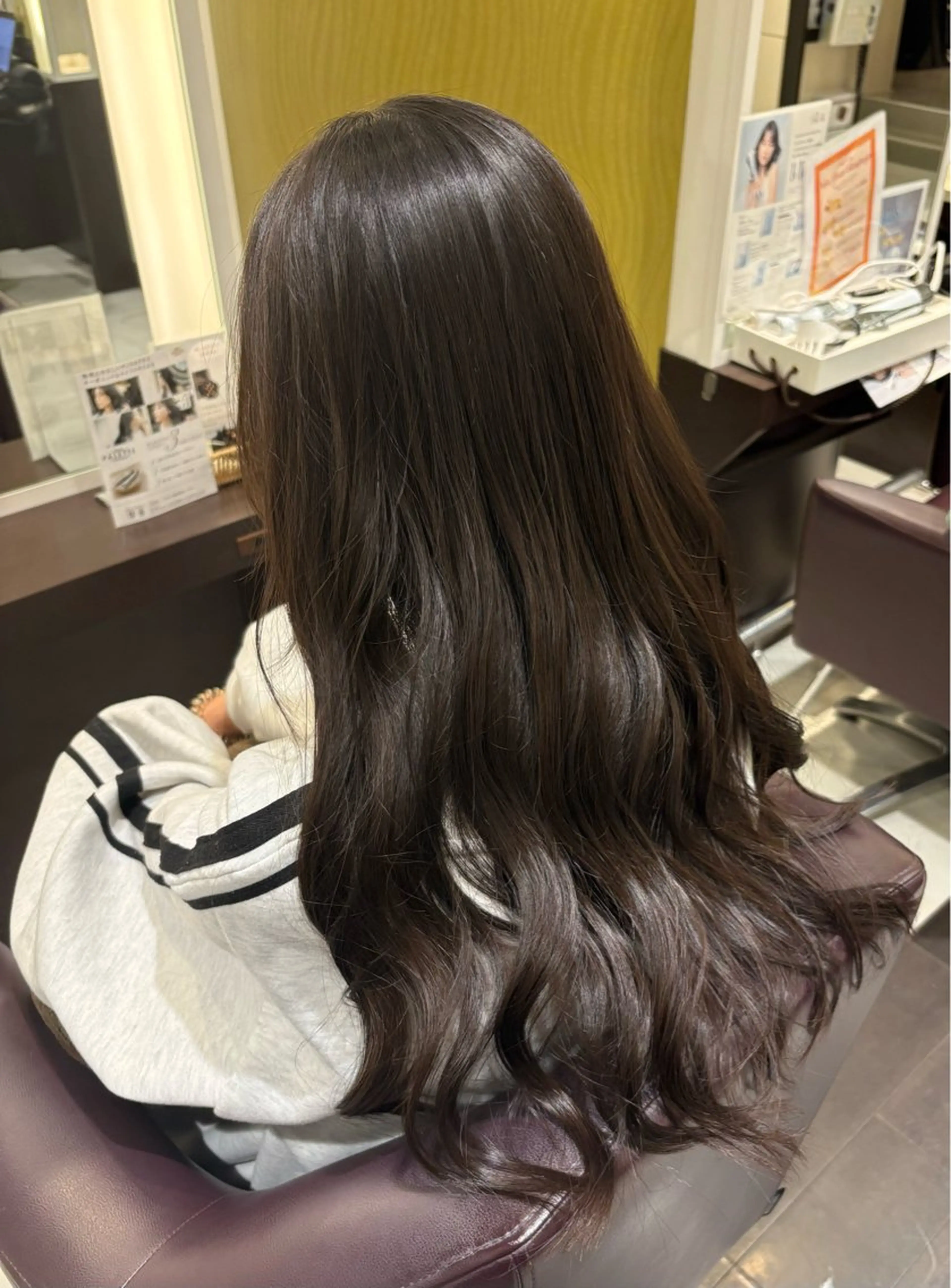 ロング 藤原 智恵のヘアスタイル