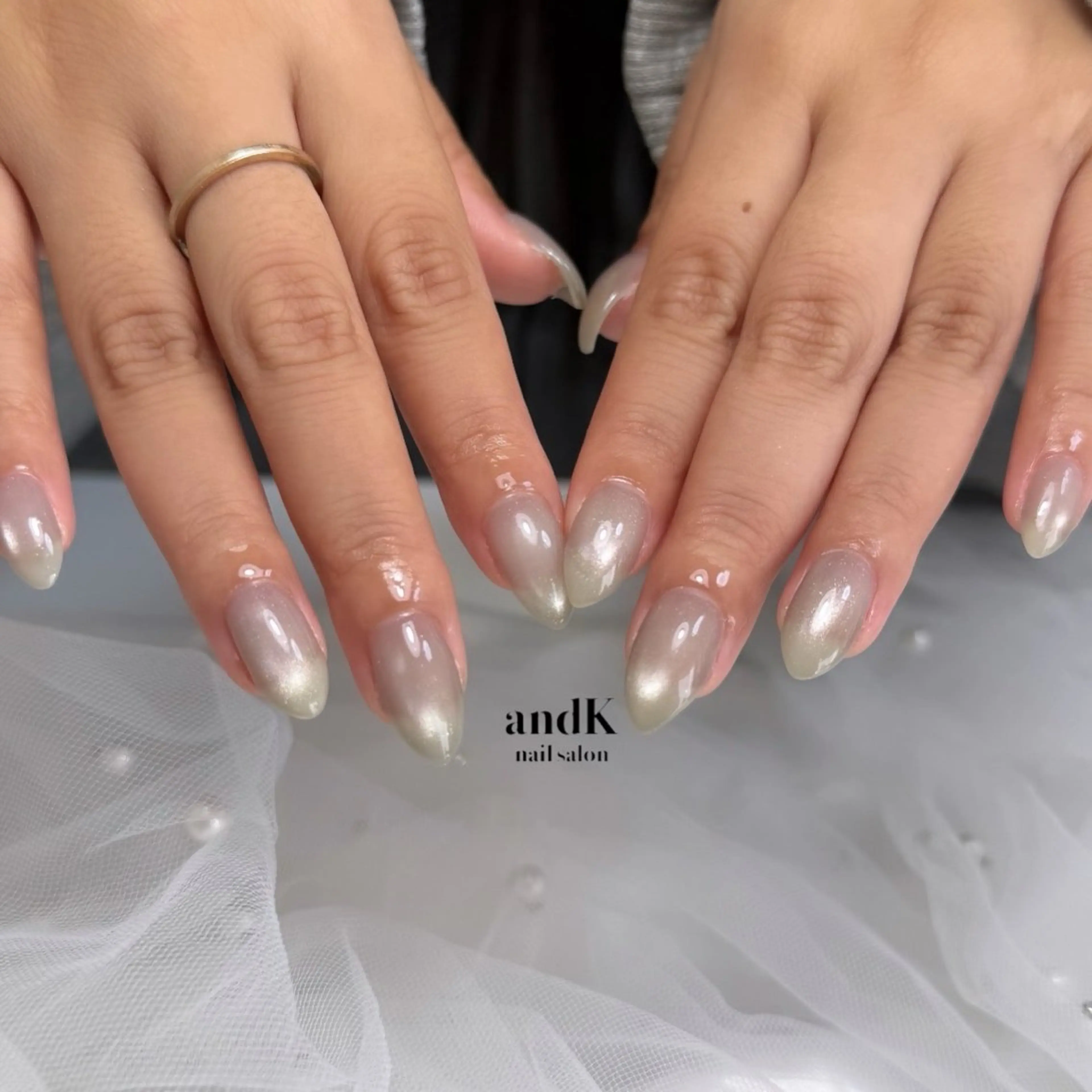 ネイル マグネットネイル ホワイト andK nail salonのネイルデザイン