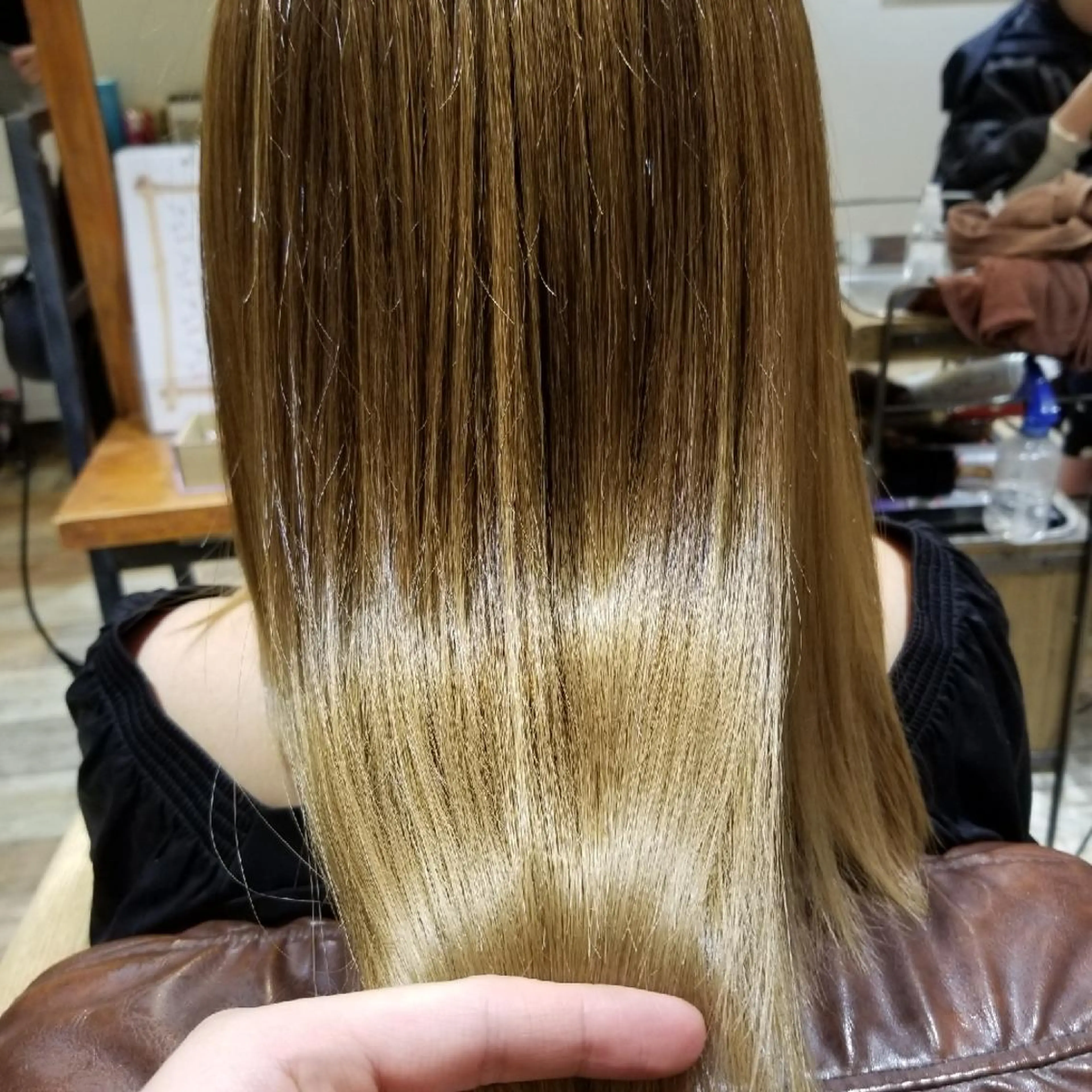 スタイリストカット+艶髪髪質改善縮毛矯正フルの写真