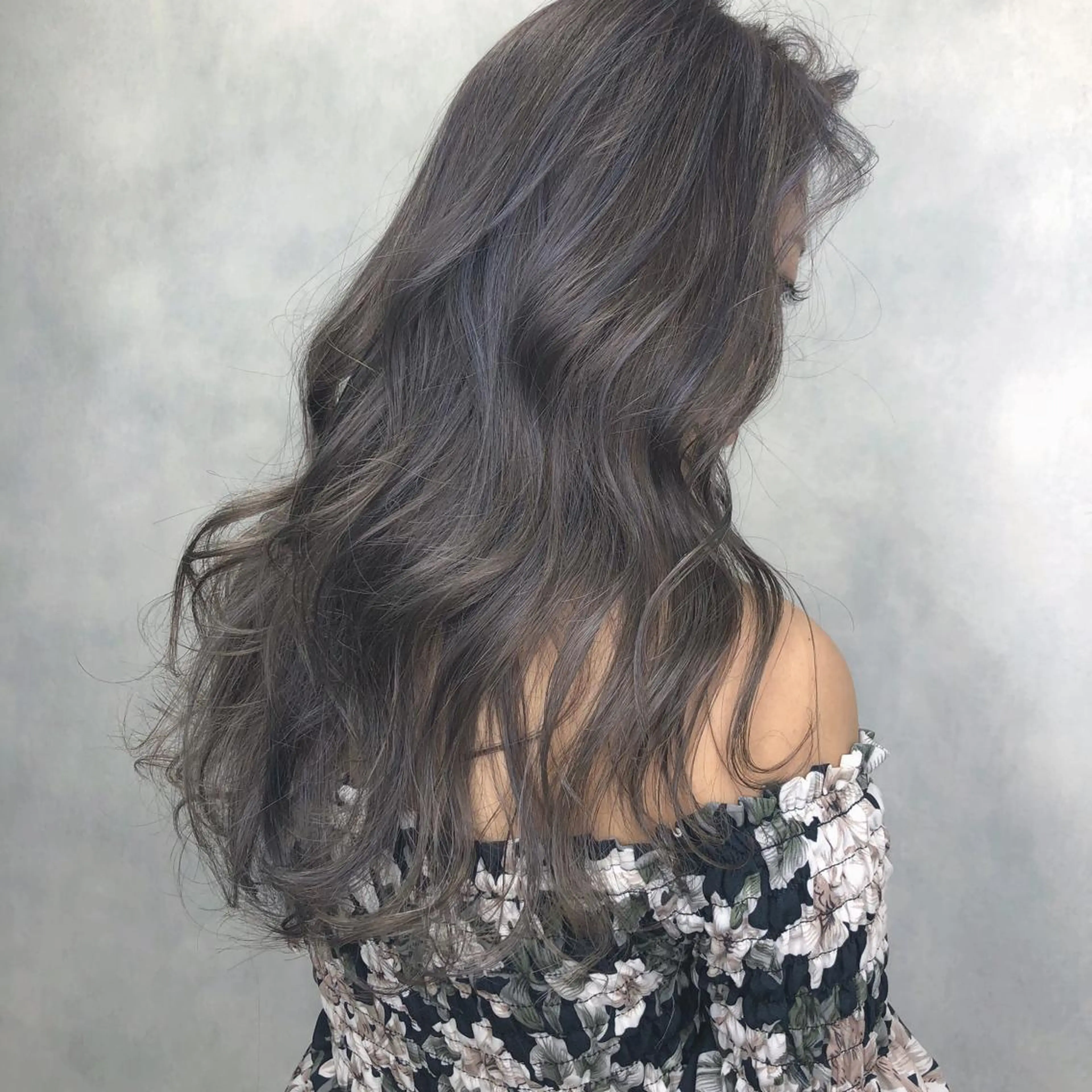 ロング カラー ハイライトカラー ラベンダーカラー ハイライト ORIKA 美容室のヘアスタイル