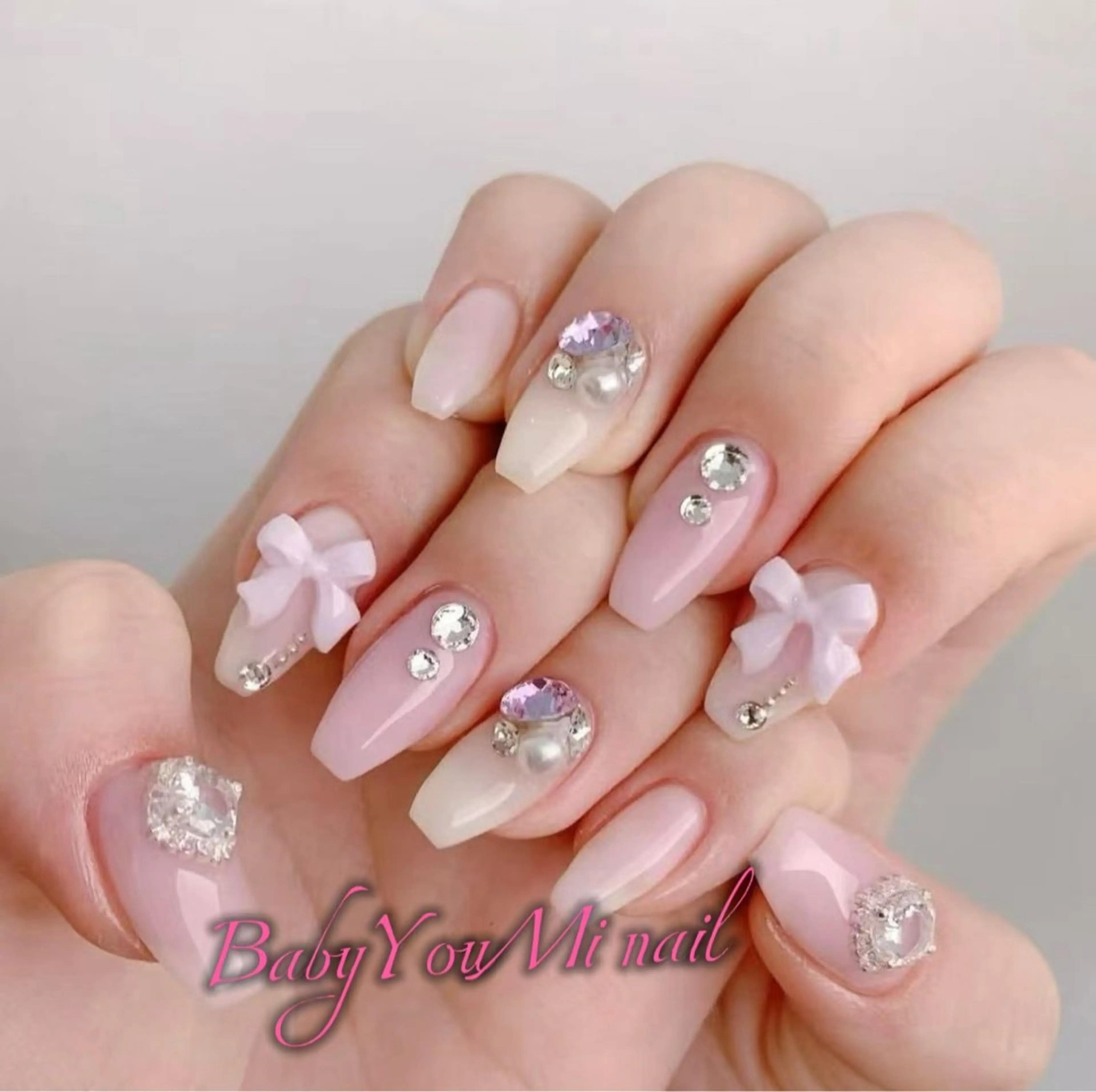 ネイル オーロラネイル フラワーネイル フットネイル フレンチネイル ジェルネイル ハンドネイル BabyYouMi nailのネイルデザイン