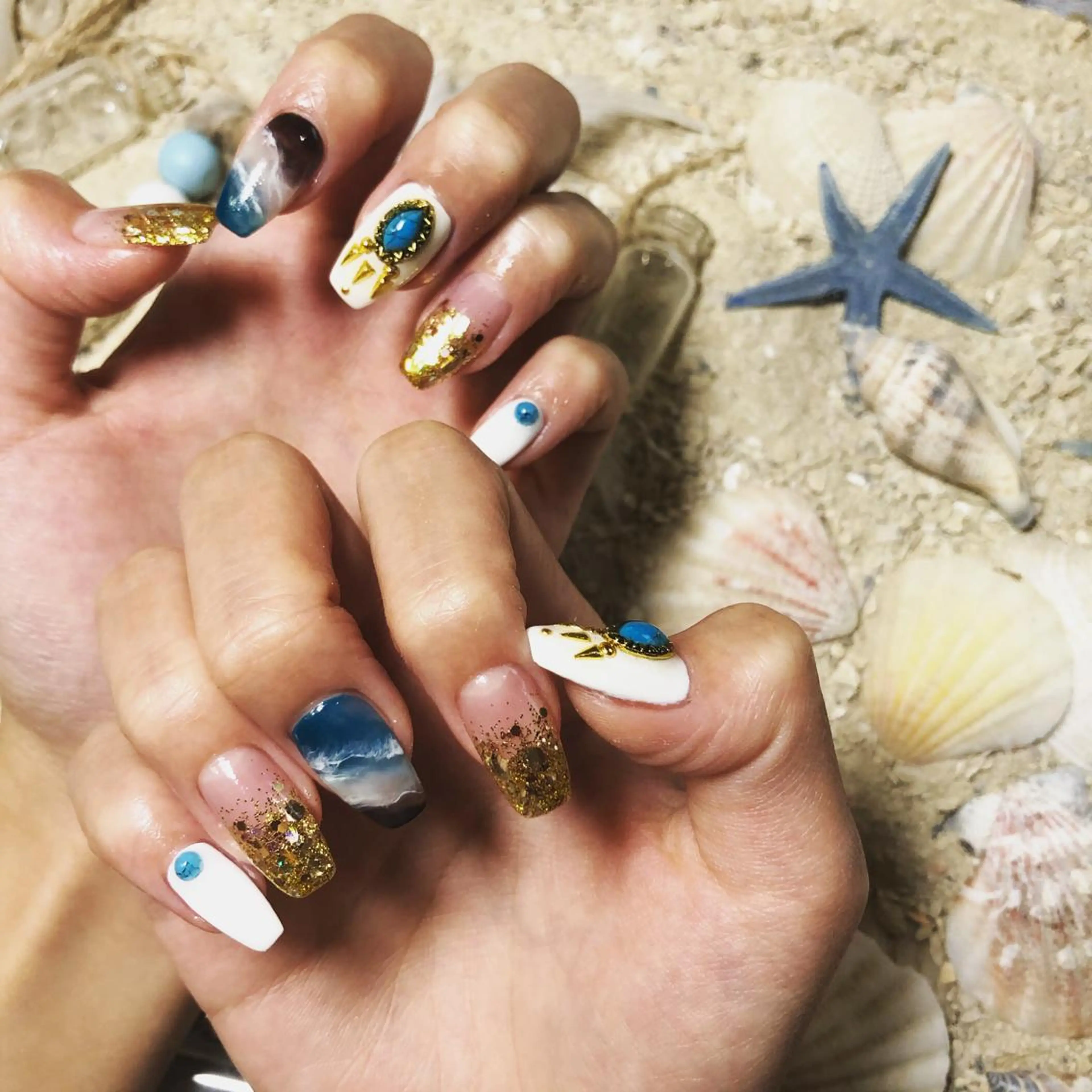 ネイル フットネイル フレンチネイル ジェルネイル ラメ(グリッター) ラメグラデーション NEO Beauty Salon所属・𝐍𝐄𝐎 𝐉𝐔𝐑𝐈のネイルデザイン