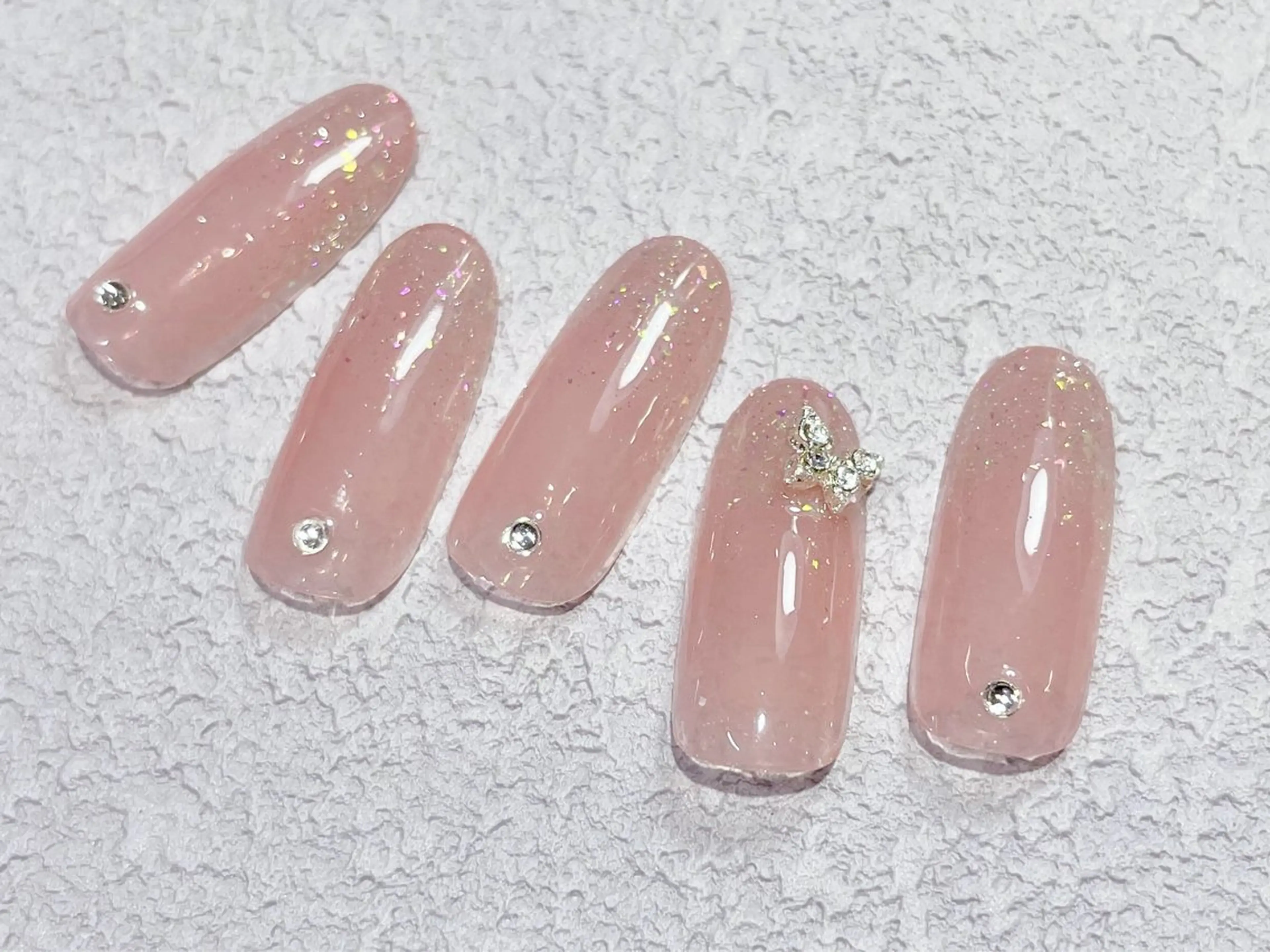 ネイル オーロラネイル ジェルネイル ニュアンスネイル オフィスネイル シンプルネイル ネイルサロン パールのネイルデザイン