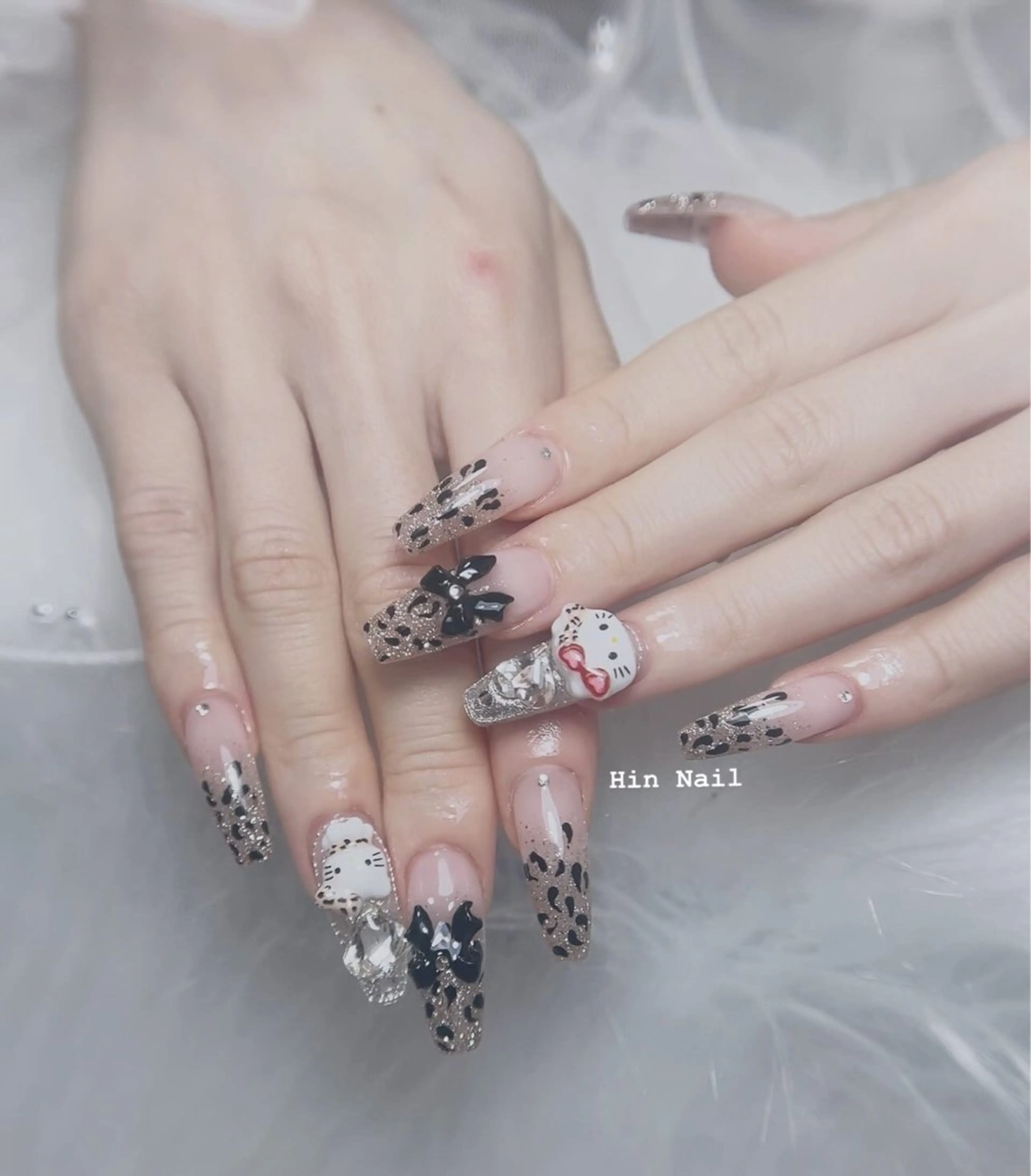 ネイル ハンドネイル Hin Nailsのネイルデザイン