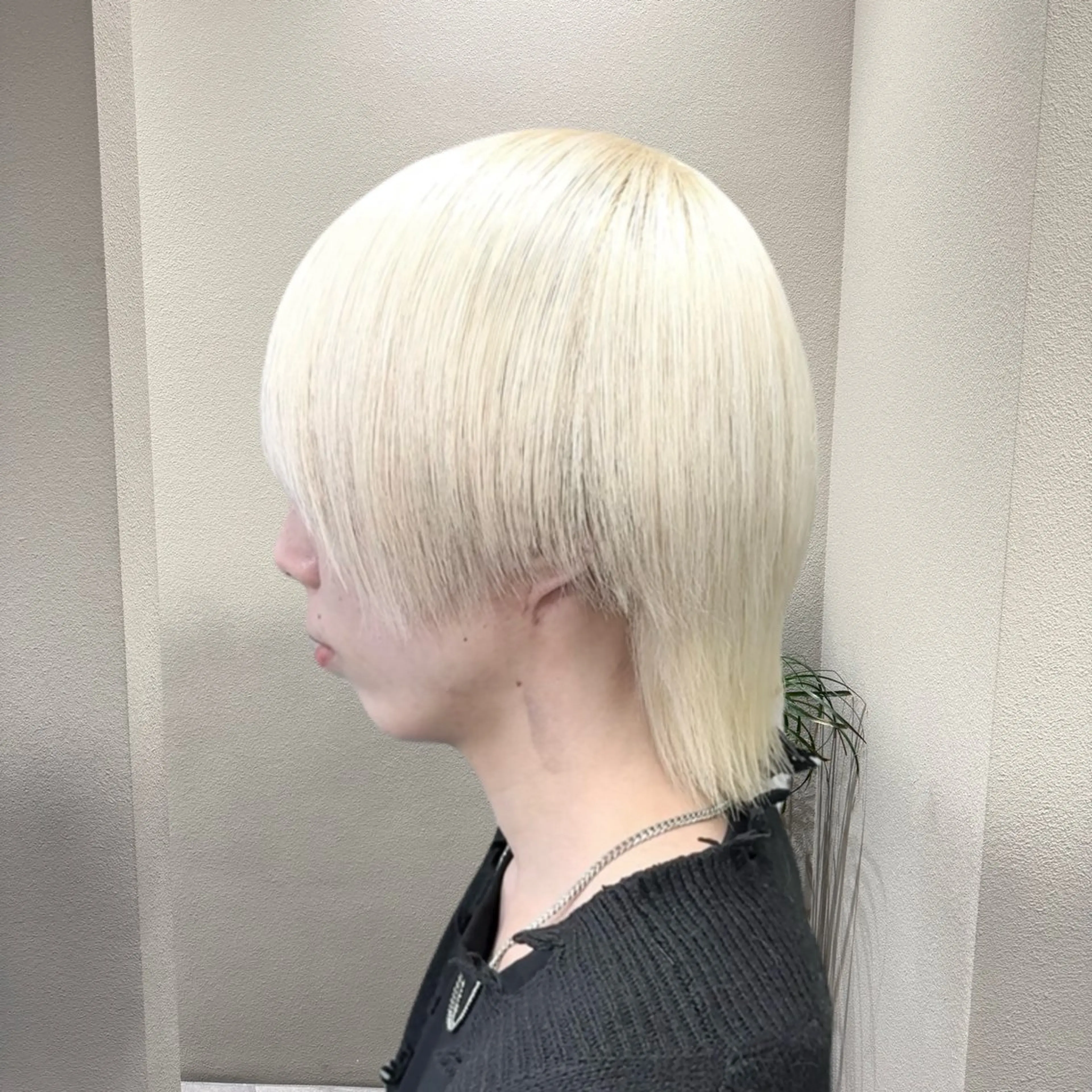 ショート カラー メンズ メンズブリーチ メンズハイトーン ブリーチ ブロンド ケアブリーチ ヘアカラー ✨ブリーチ支持No1 複雑履歴修正/舘岡のヘアスタイル