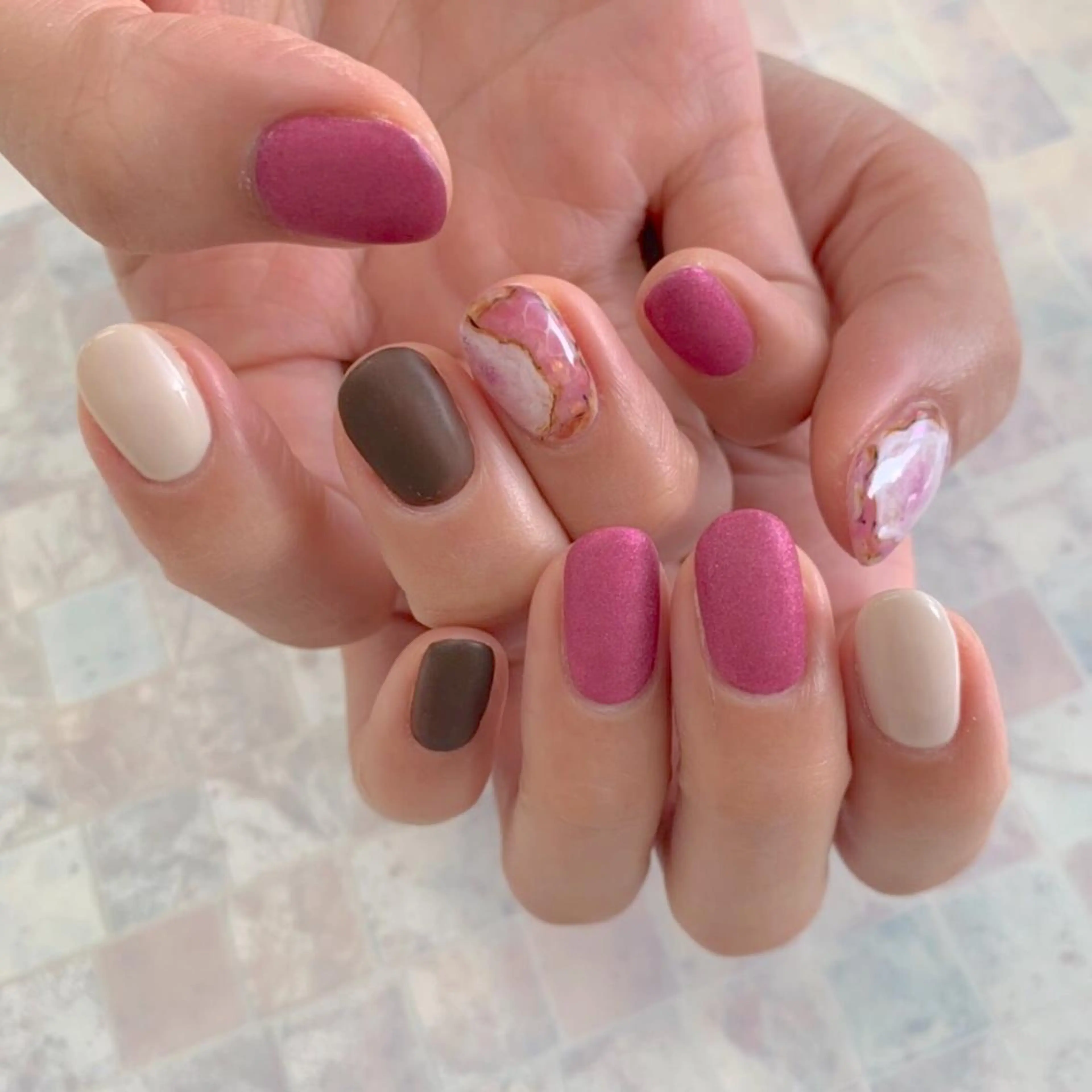 ネイル ミラーネイル ニュアンスネイル ピンク ハンドネイル 五十嵐 美智のネイルデザイン