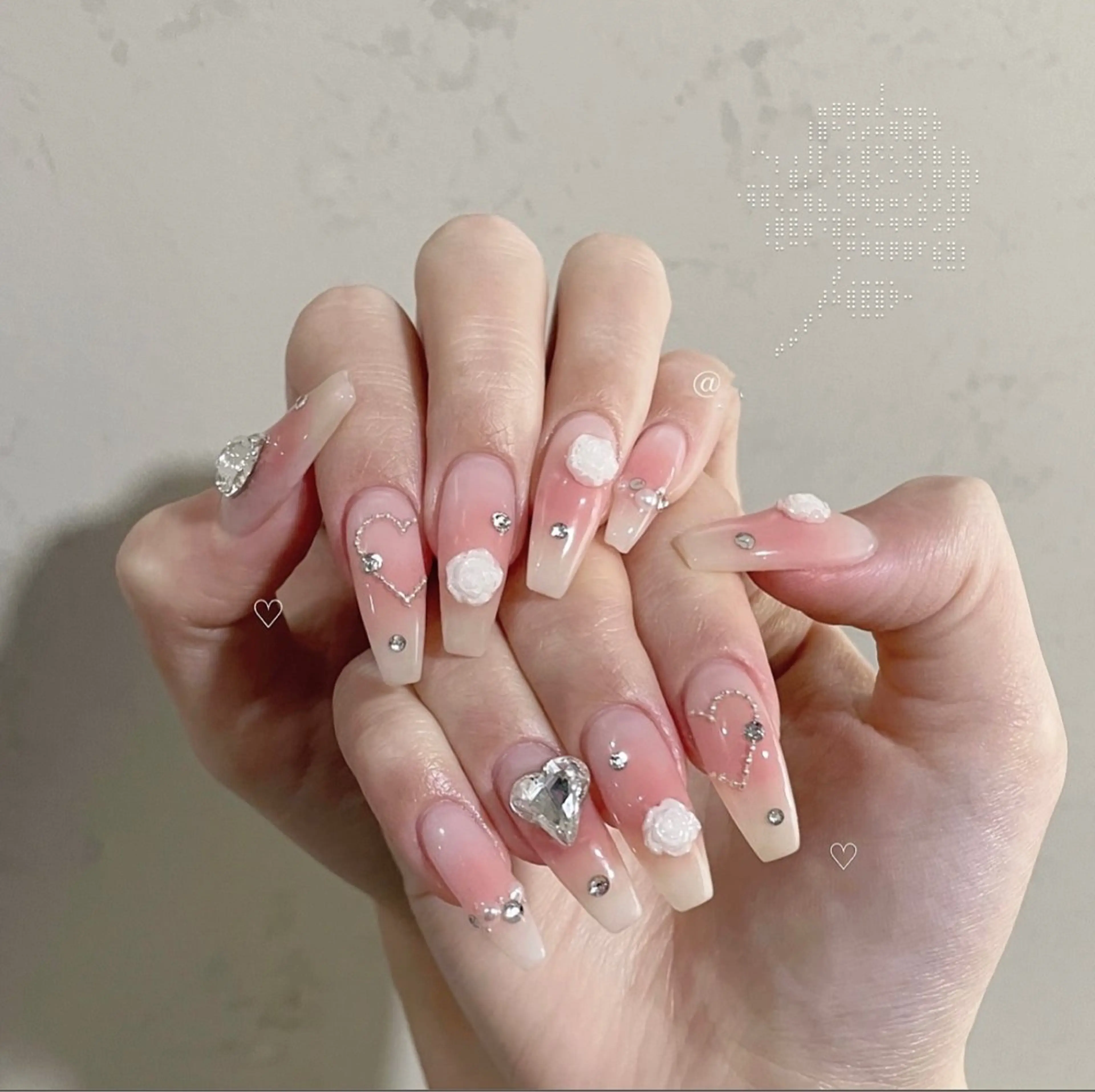 ネイル ハンドネイル luna ルナのネイルデザイン