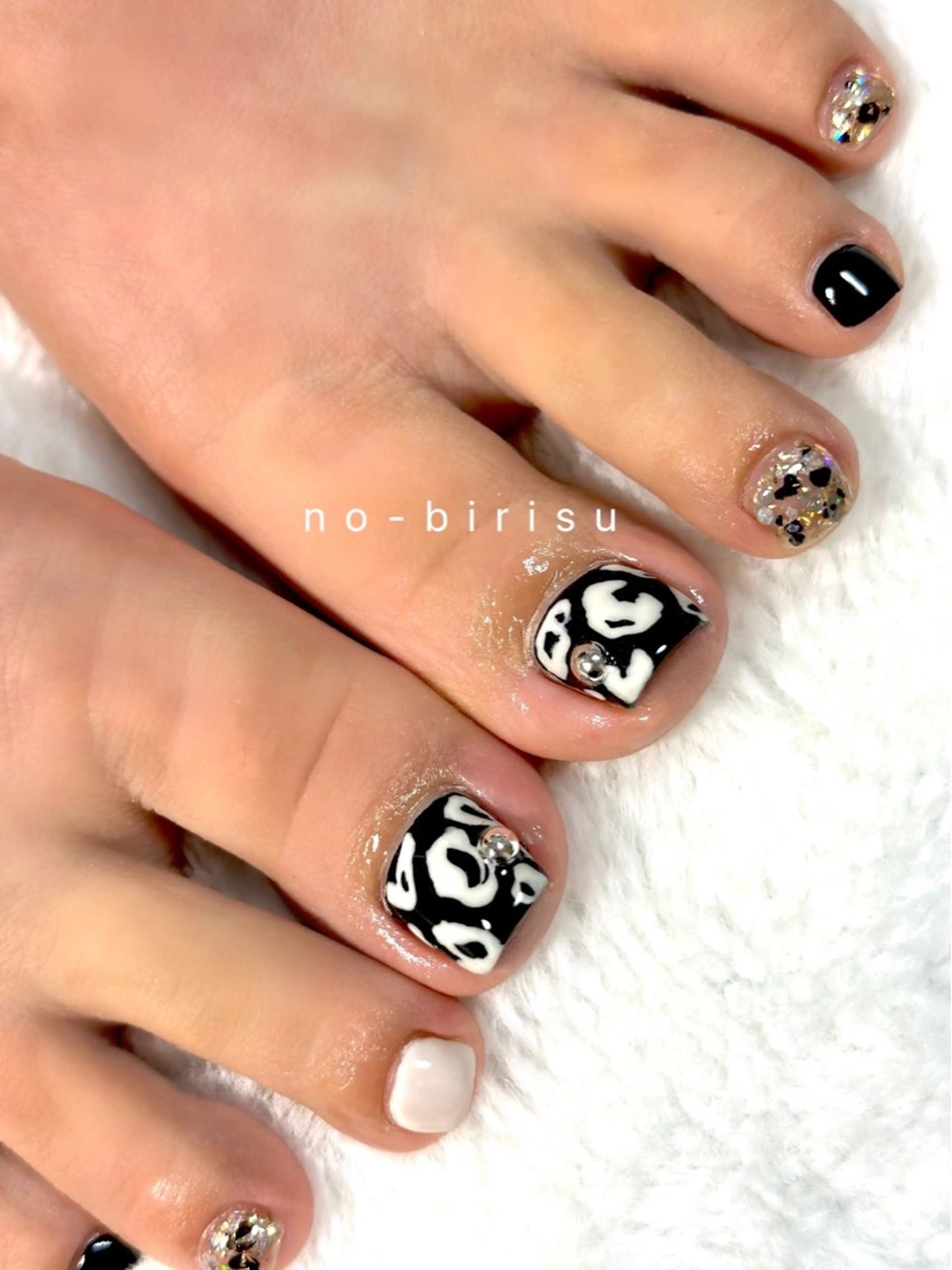 【ワンカラー親指アート2本】(オフあり)★親指2本にお好きなデザイン(デザインお持ち込みok)👌🏻 ̖́-‬の写真