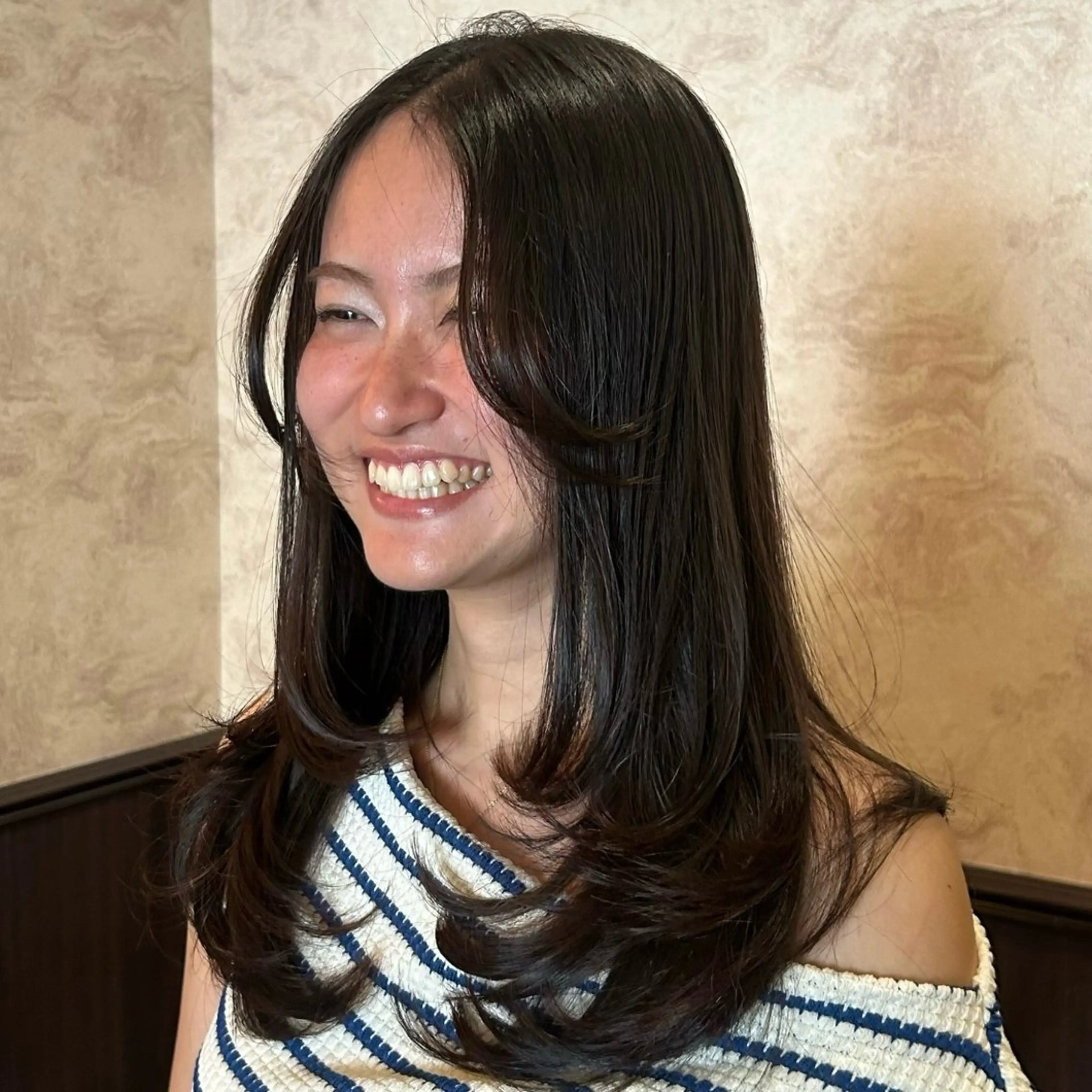 ロング カラー ヘアカラー Momo/海外ヘア レイヤー/ハイライトのヘアスタイル