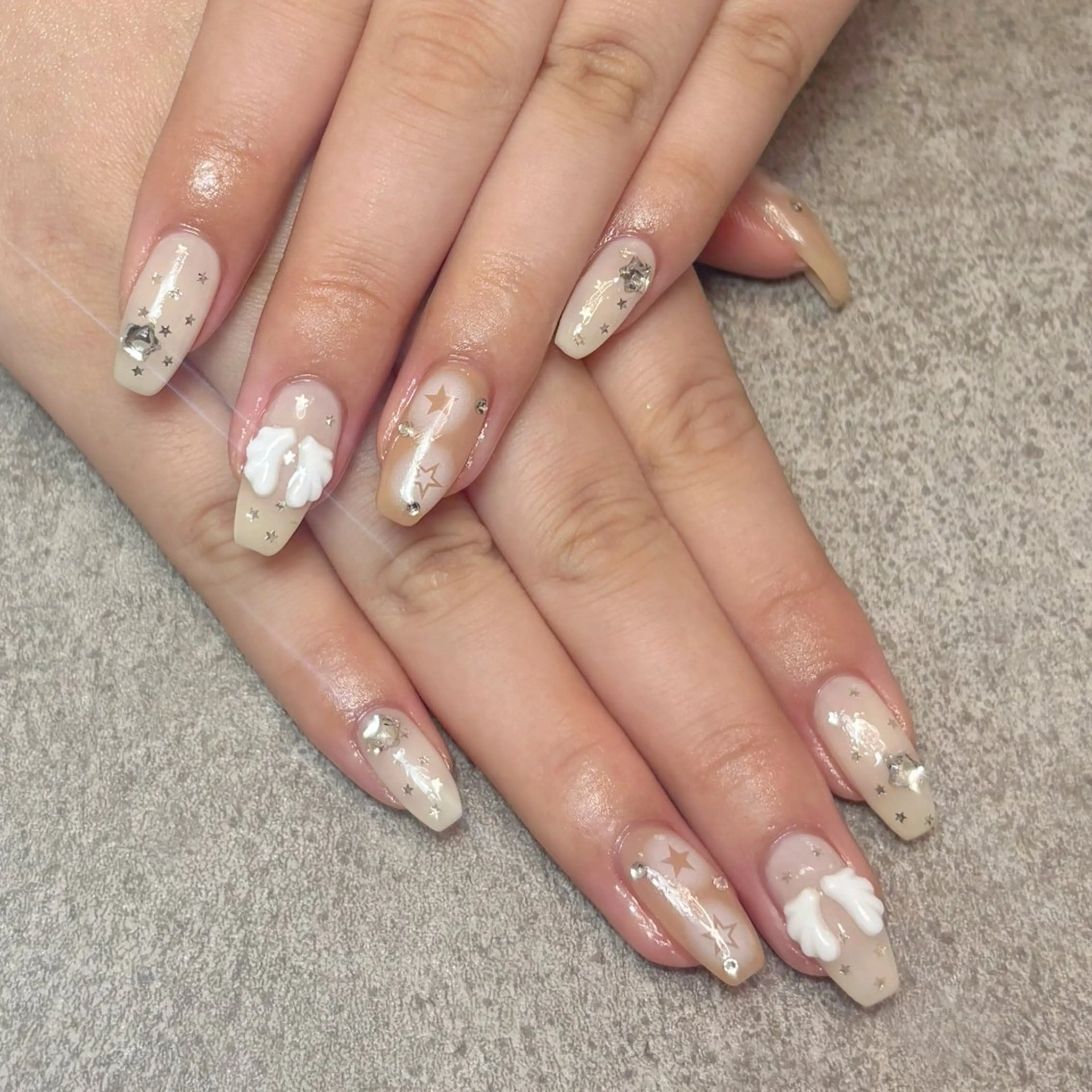 ネイル ハンドネイル nailroom DIASOMNIAのネイルデザイン