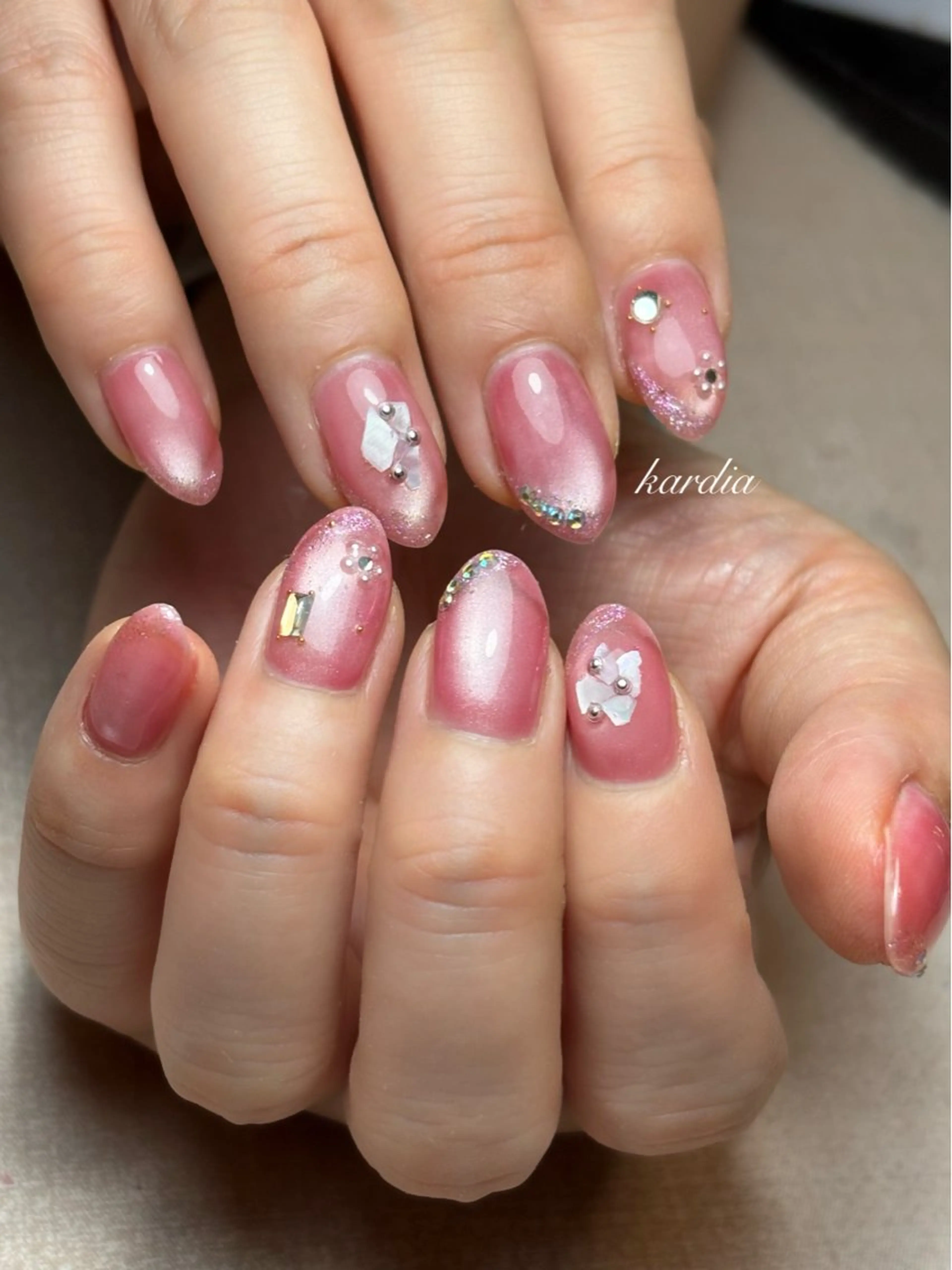 ネイル καρδιά -ｶﾙﾃﾞｨｱ-のネイルデザイン