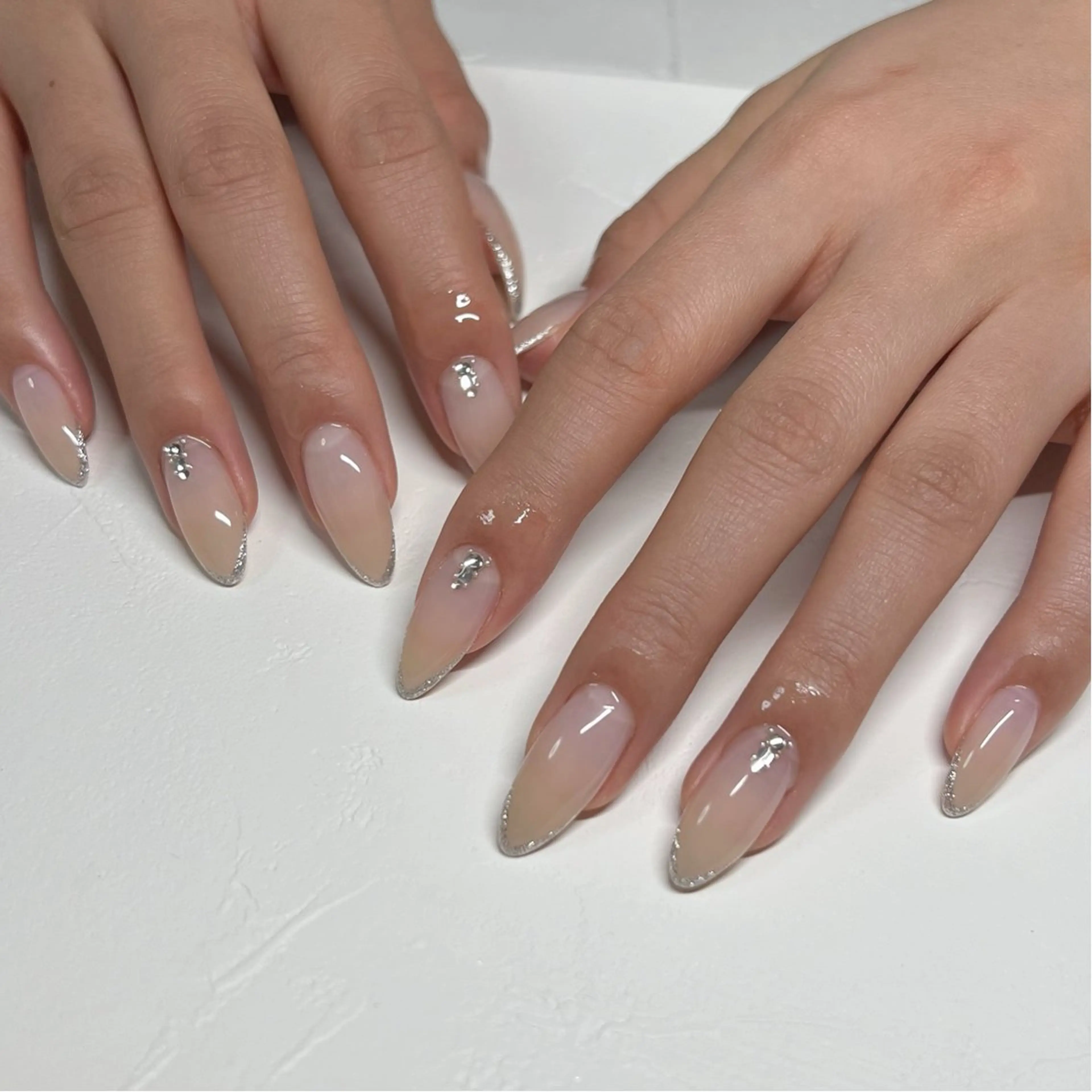 ネイル ラメ(グリッター) シンプルネイル ストーンネイル ハンドネイル 川端 京香のネイルデザイン