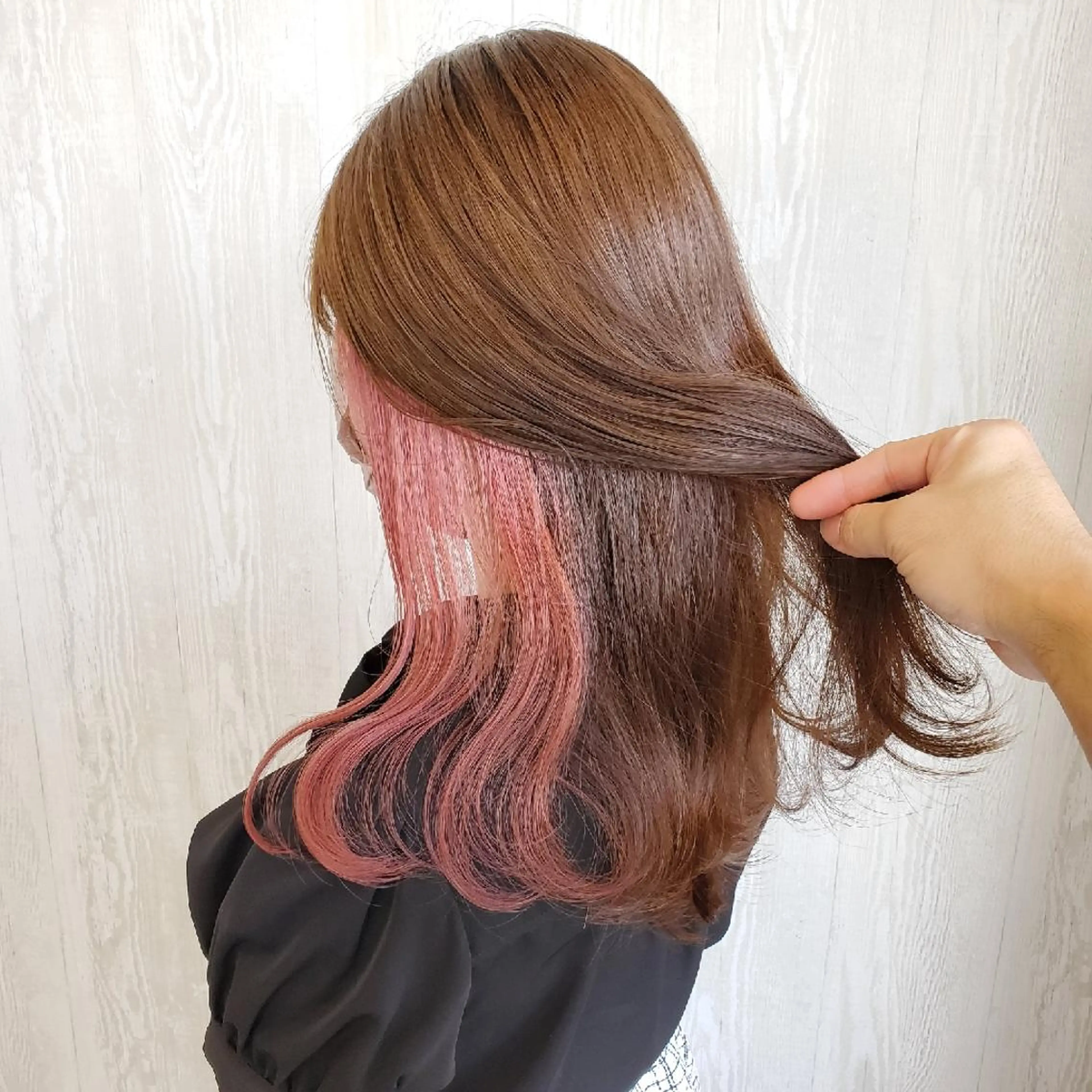 セミロング カラー ベージュカラー ブラウンカラー ブラウンベージュ イヤリングカラー インナーカラー ヘアカラー トリートメント レイヤーカット/ ウルフカット/大橋 のヘアスタイル