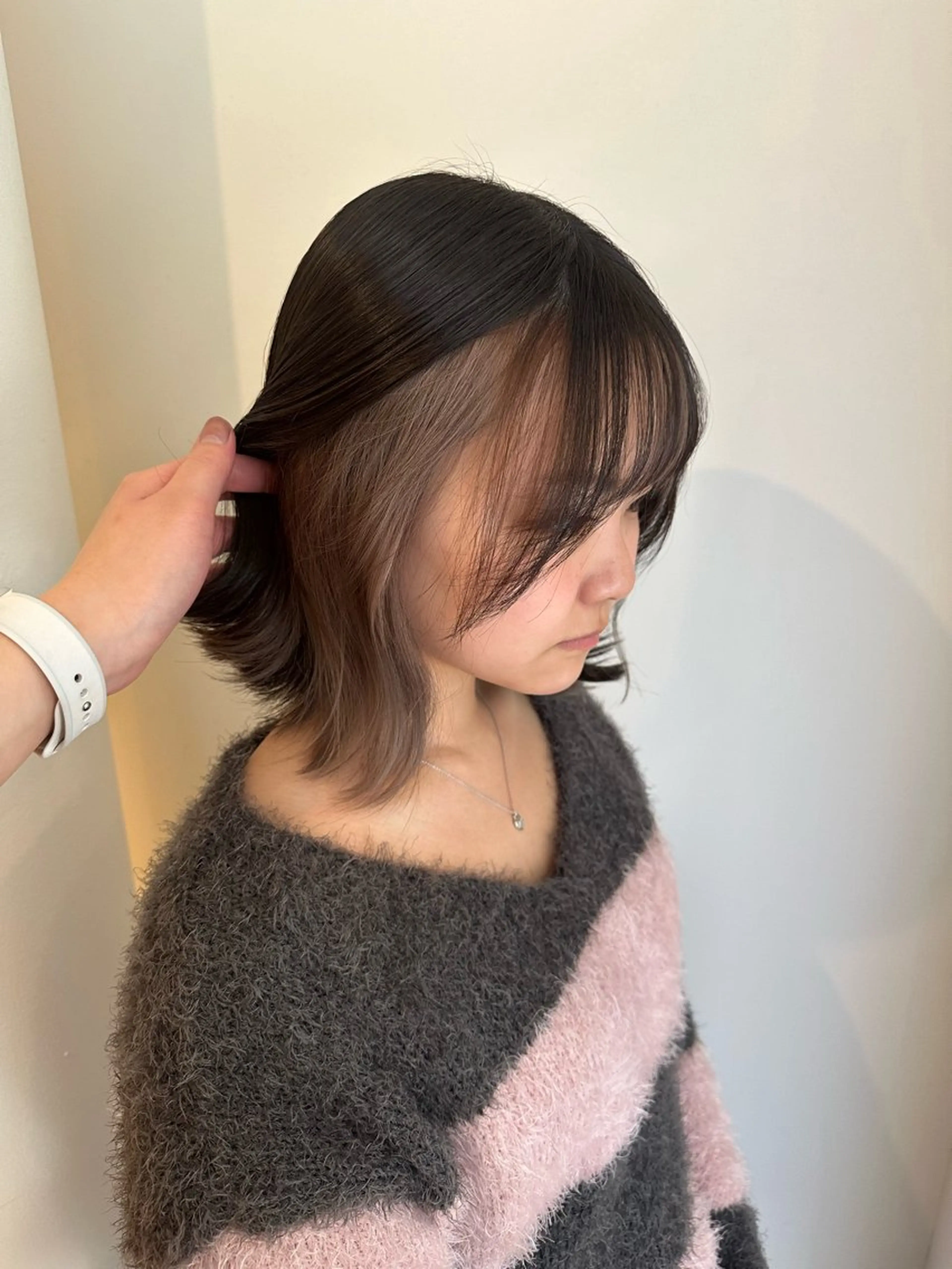 セミロング 安丸 結夏のヘアスタイル