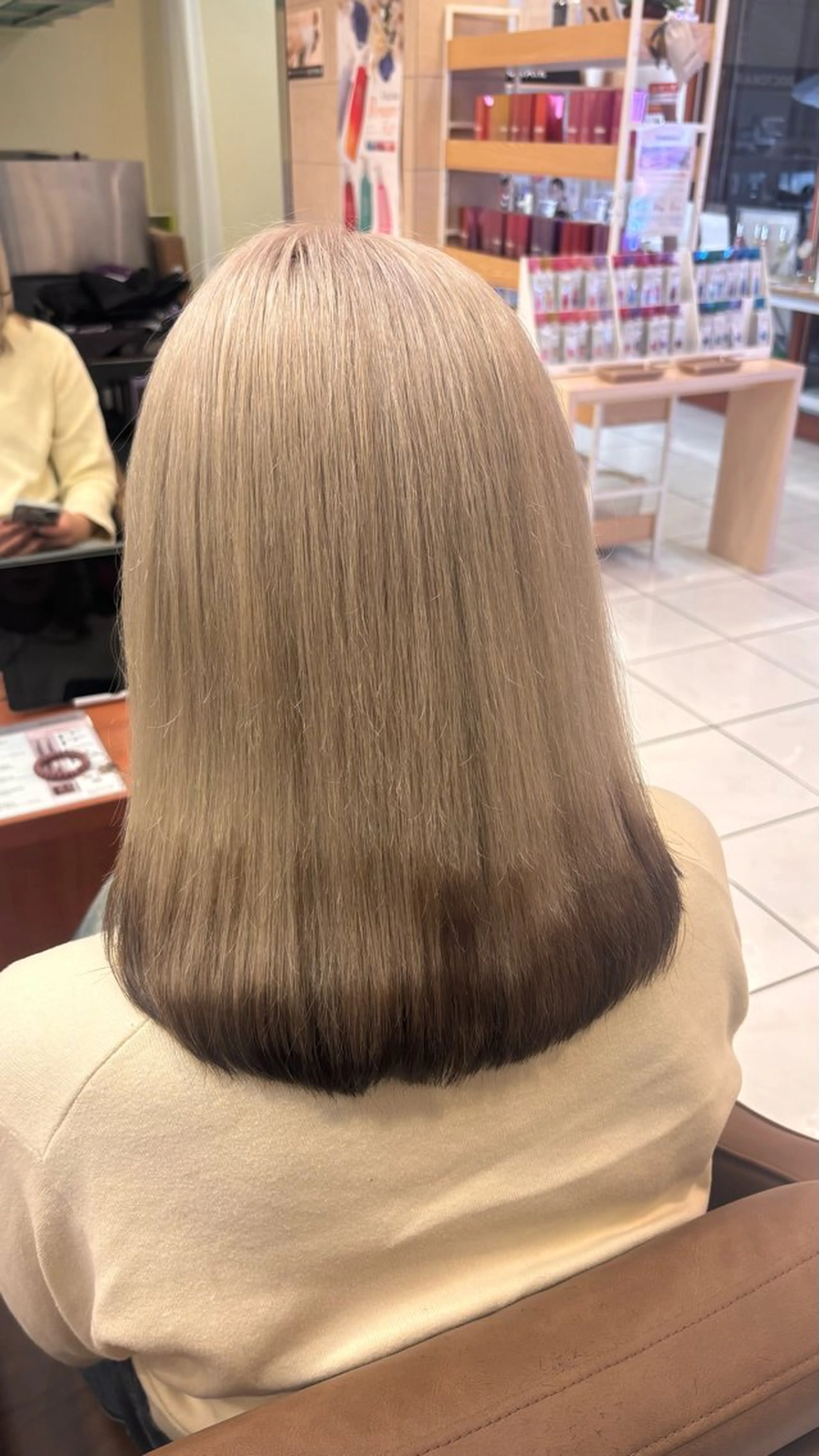 ミディアム カット 艶カラー  髪質改善 🍓苺奈のヘアスタイル