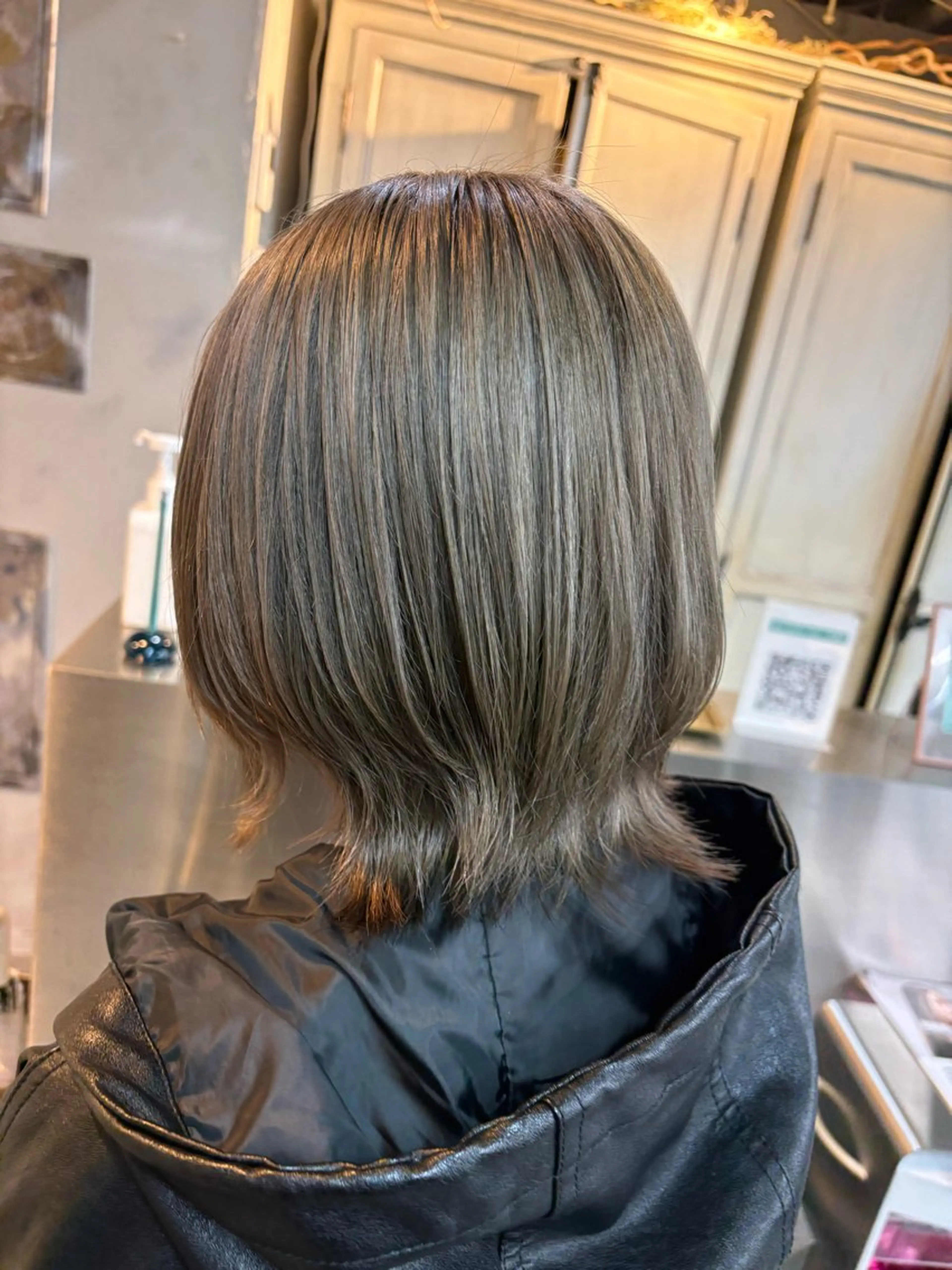 ショート ヘアカラー シモイケ ルアのヘアスタイル