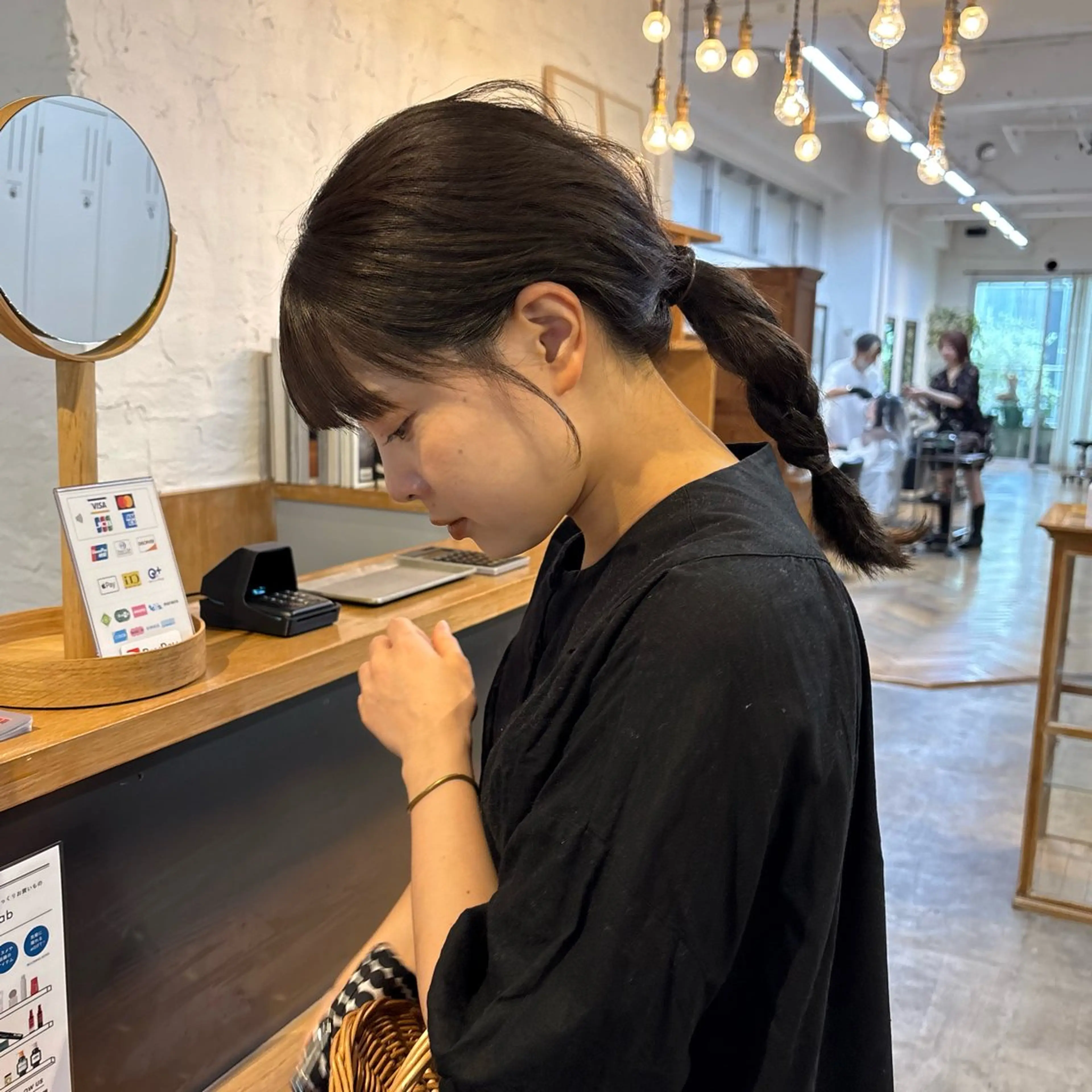 セミロング カラー ヘアアレンジ ヘアカラー mina / 透明感ベージュカラーのヘアスタイル