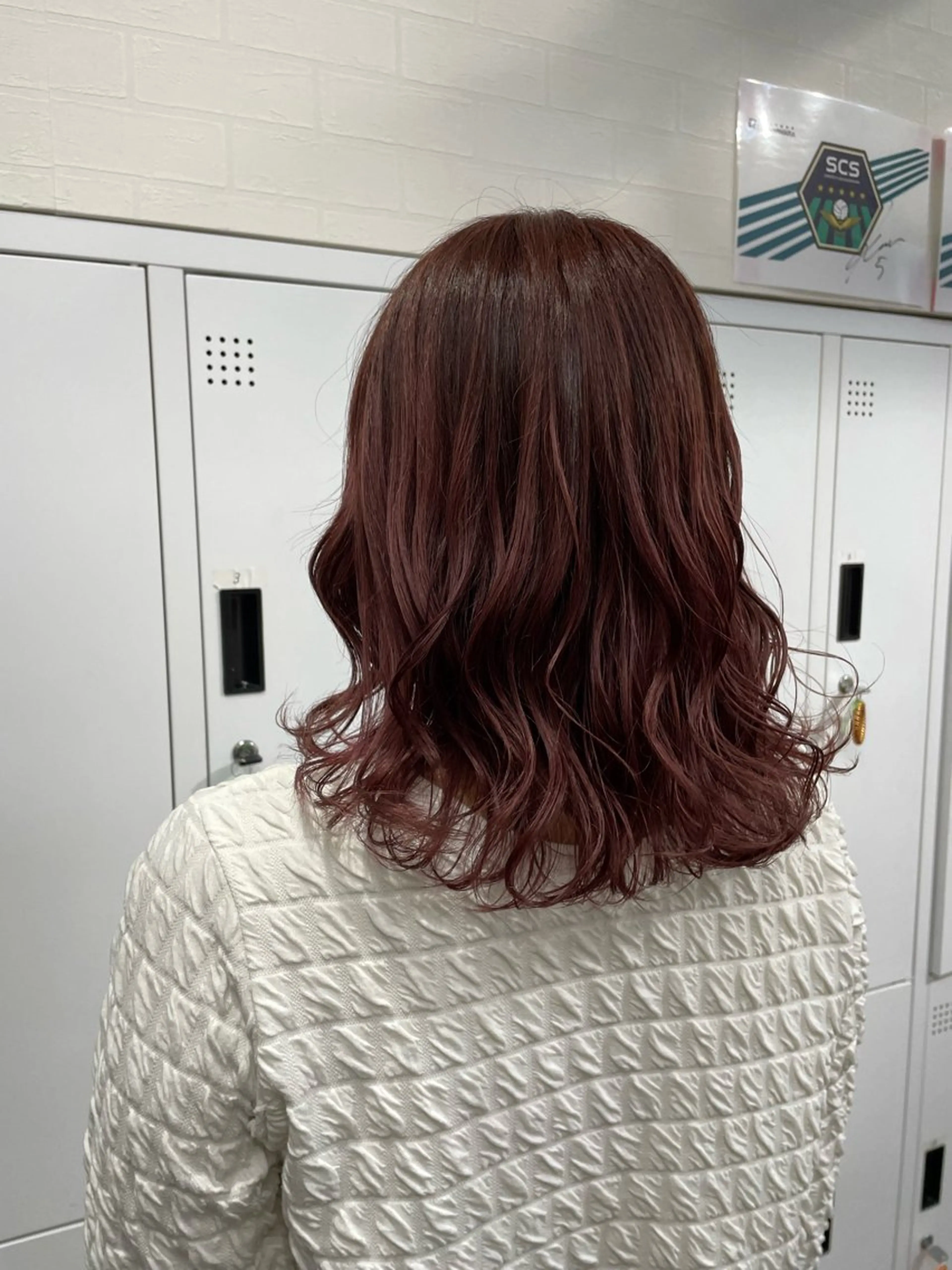 ミディアム 横浜🦋ハイトーン 🫐シャドウルーツのヘアスタイル