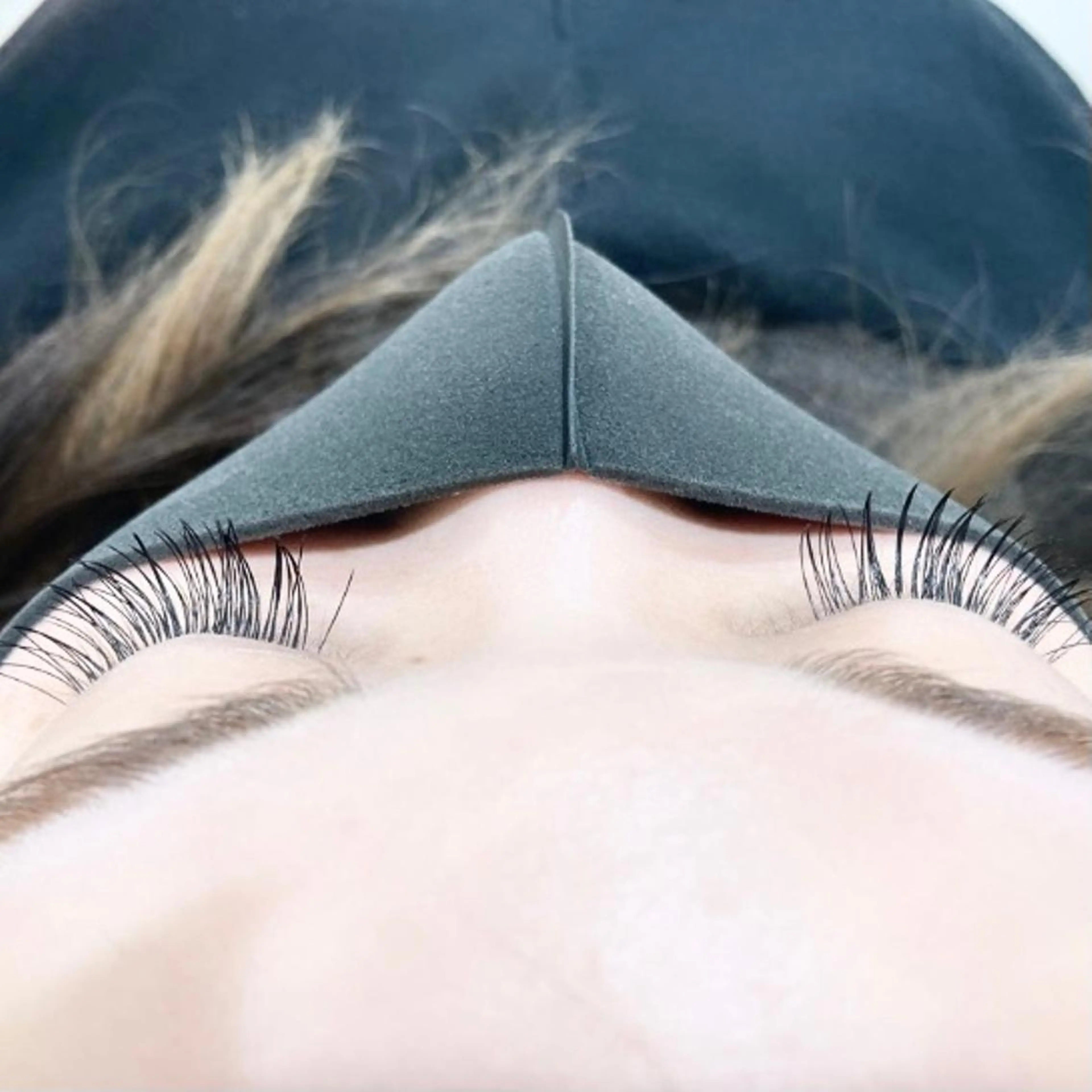 マツエク・マツパ 曲がる縮毛矯正 LIBER 　岩名のヘアスタイル