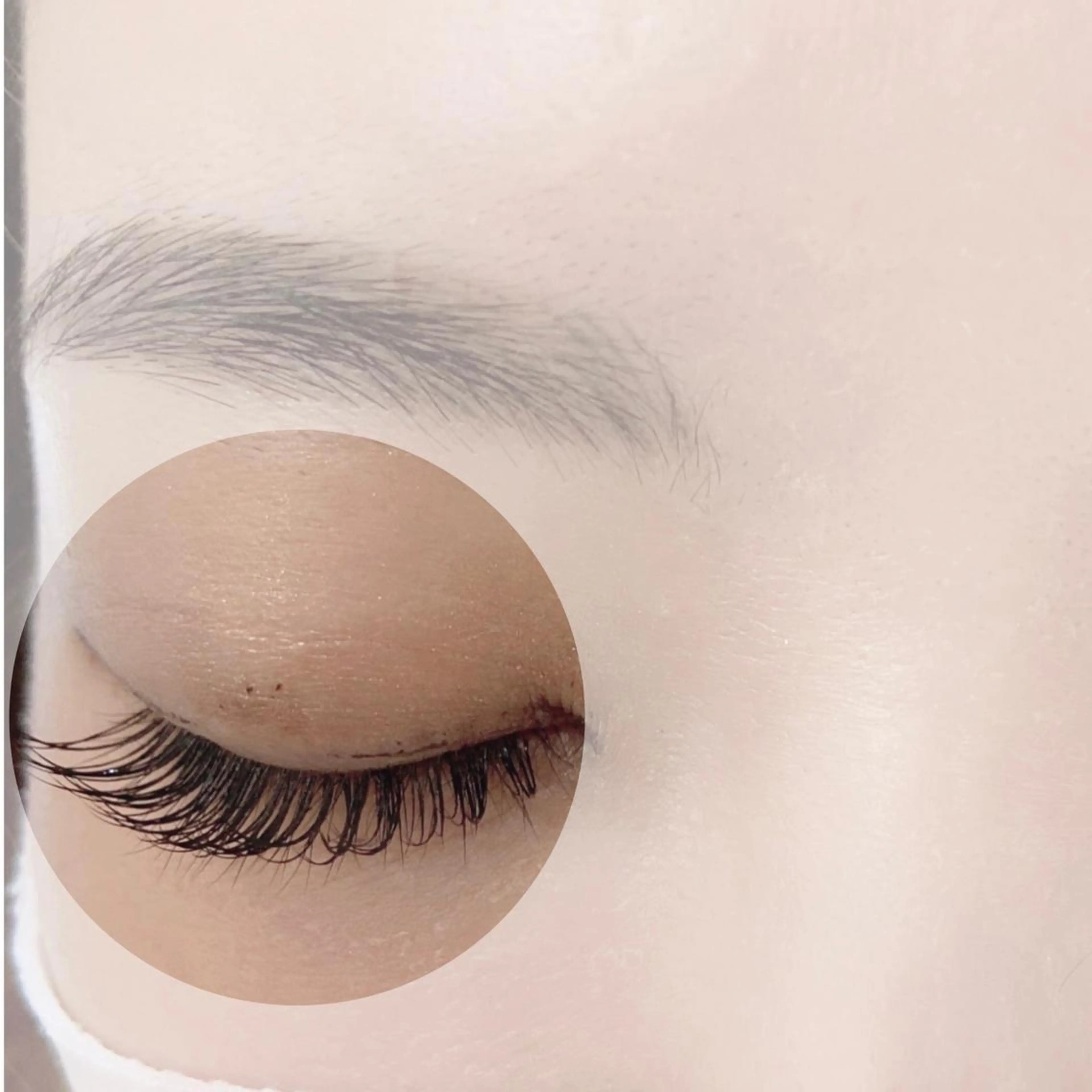 マツエク・マツパ カラーマツエク フラットラッシュ 韓国風マツエク パリジェンヌラッシュリフト まつげパーマ マツエク barro.1995所属・オーダーメイドまつげ ＆まゆげ.RIKAのマツエク・マツパデザイン