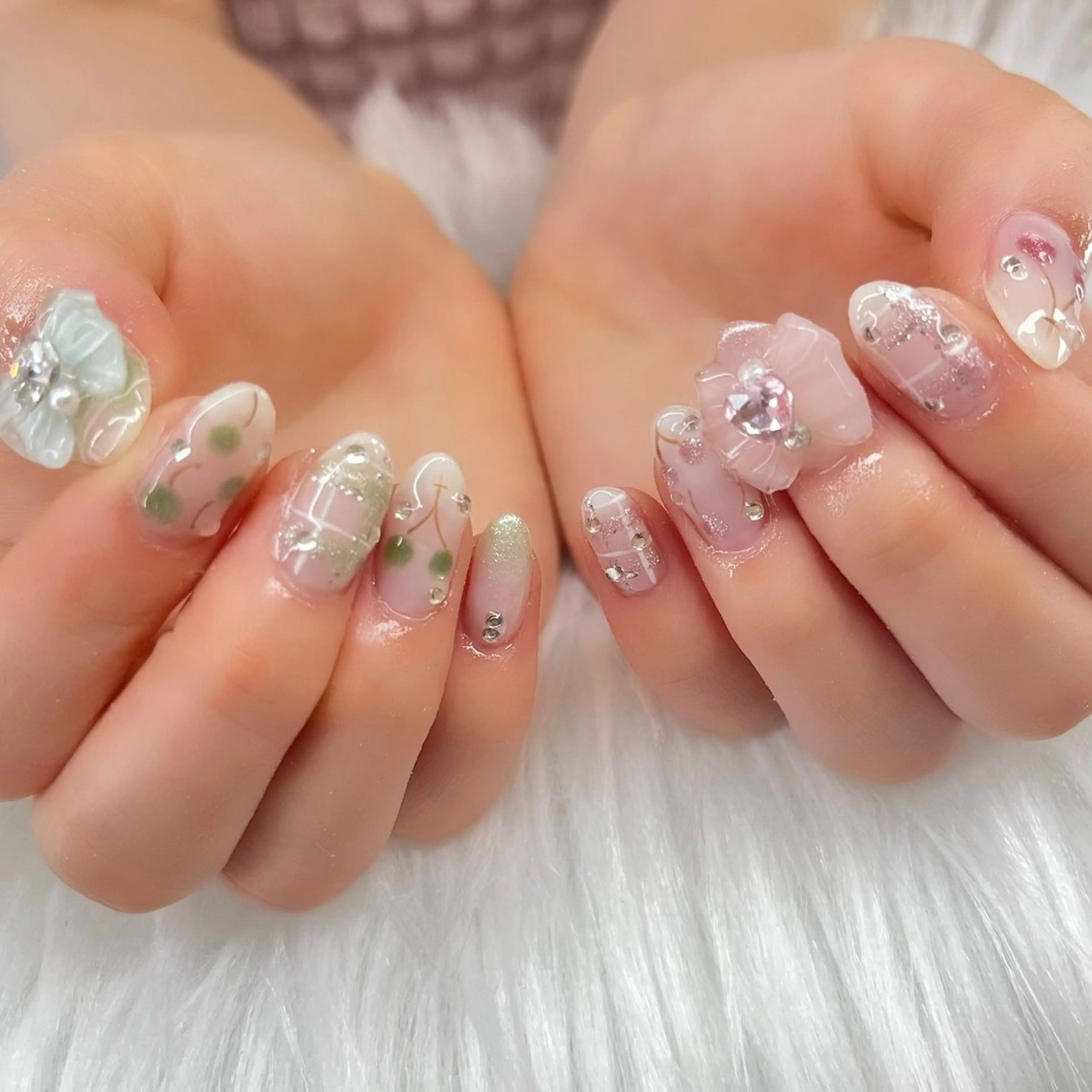 ネイル ハンドネイル VIERU YURIのネイルデザイン