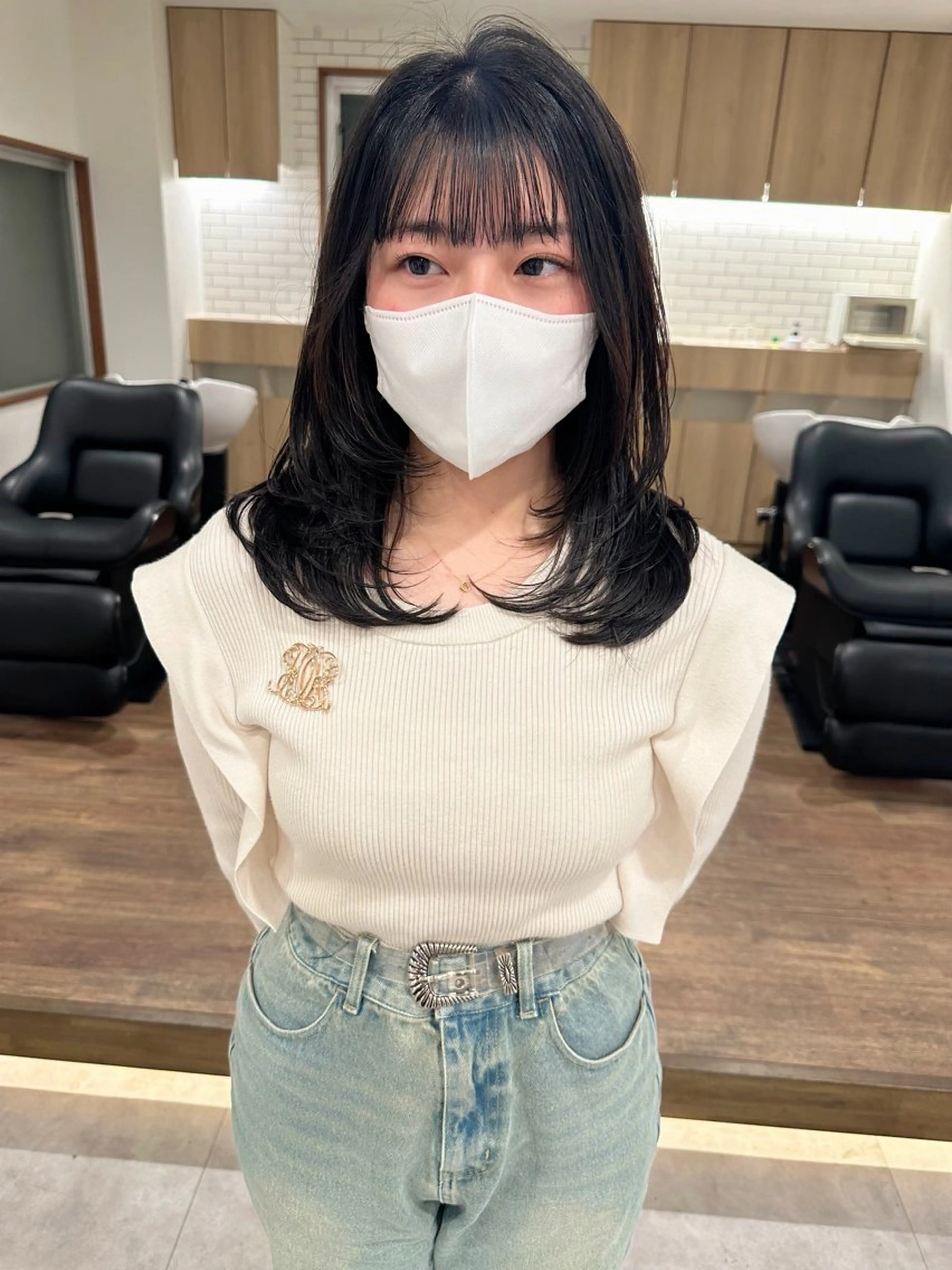 セミロング ハッシュカット ハイレイヤー レイヤーカット カット トリートメント 白髪ぼかしハイライト レイヤー川口　元気のヘアスタイル