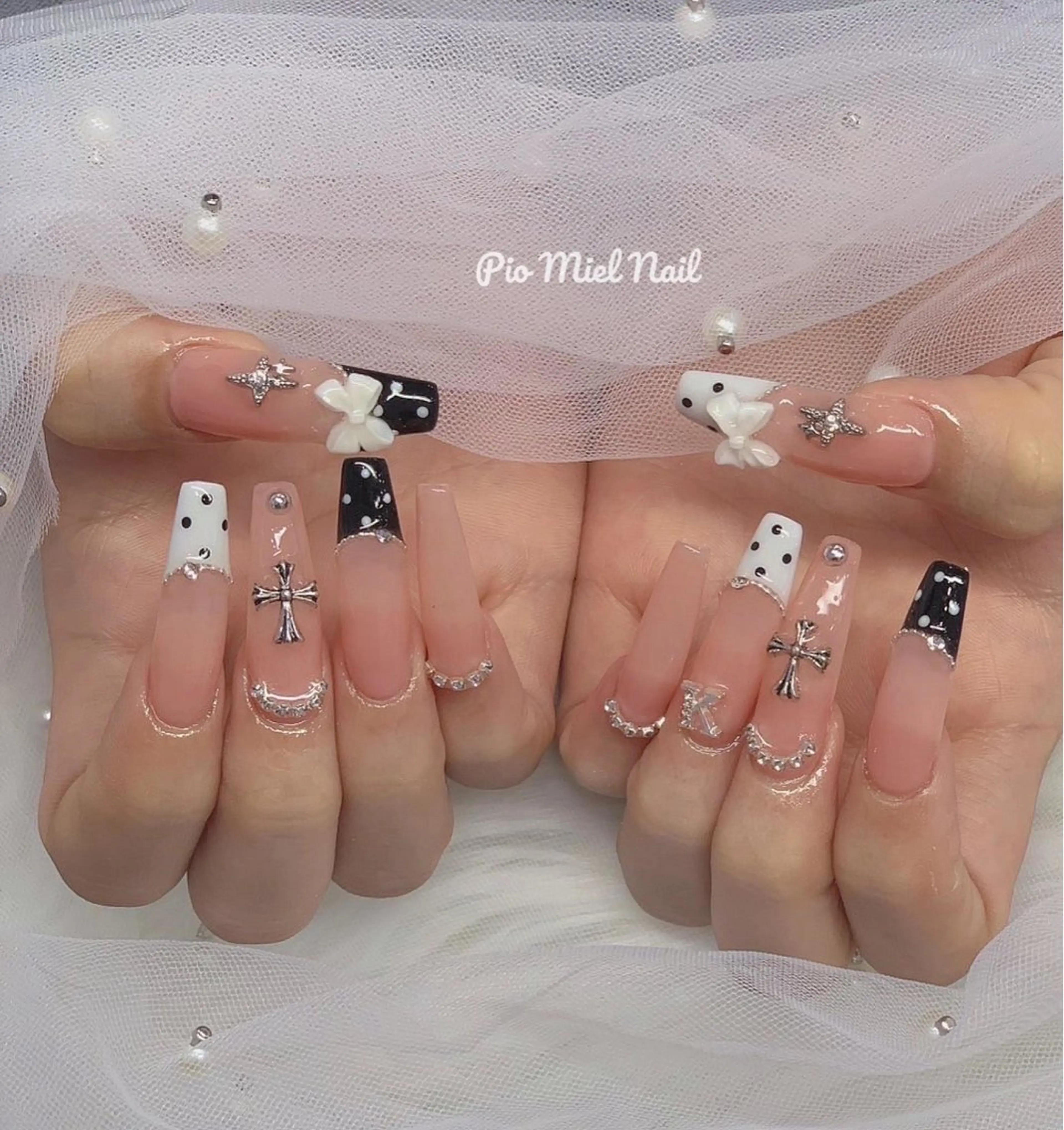 ネイル アートネイル クリアネイル ドット フレンチネイル ジェルネイル ハンドネイル HANA 長さだしのネイルデザイン